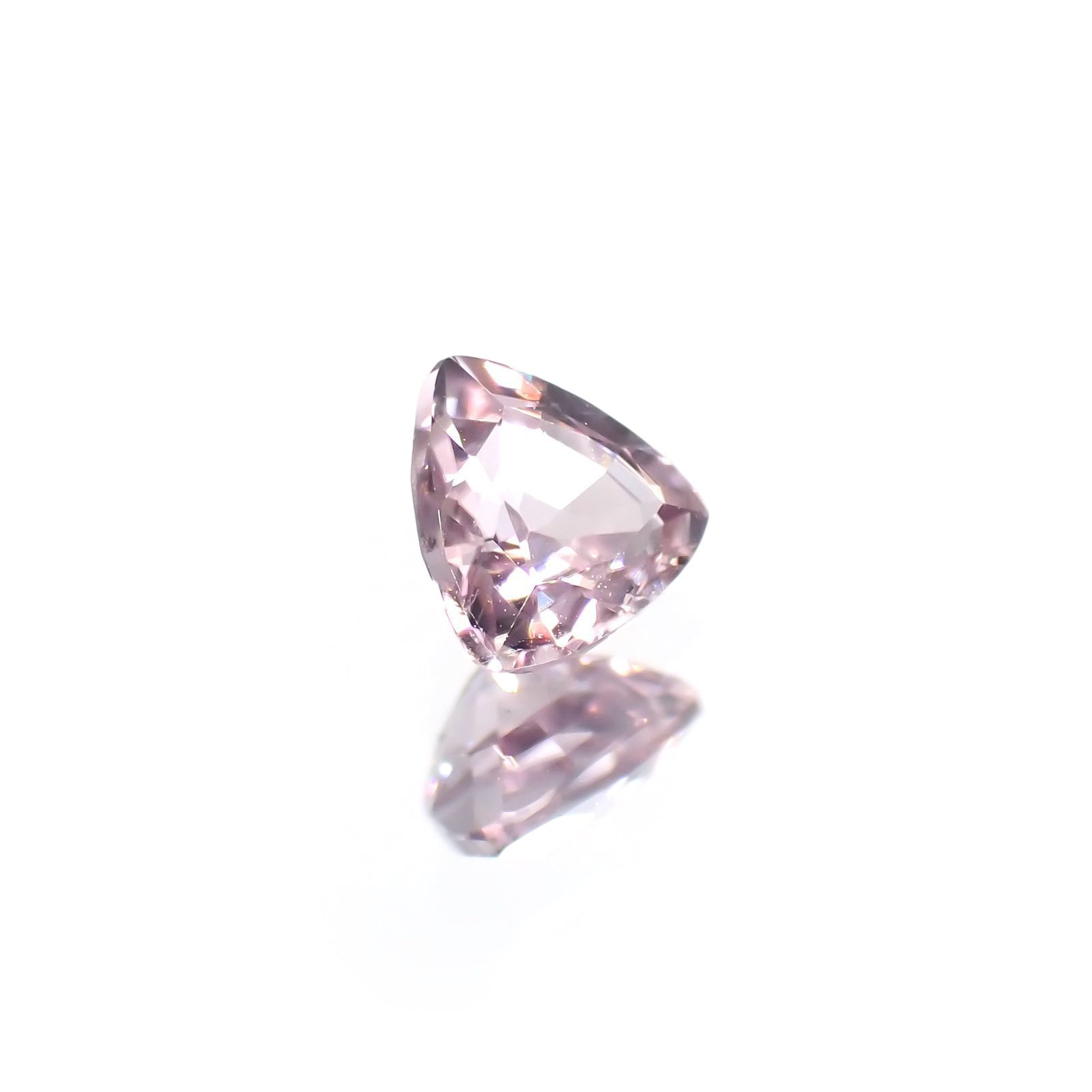 ピンクダイアスポア(宝石名ダイアスポア) アフガニスタン産 識別済 0.45ct / 4.7x5mm前後 [210812428]