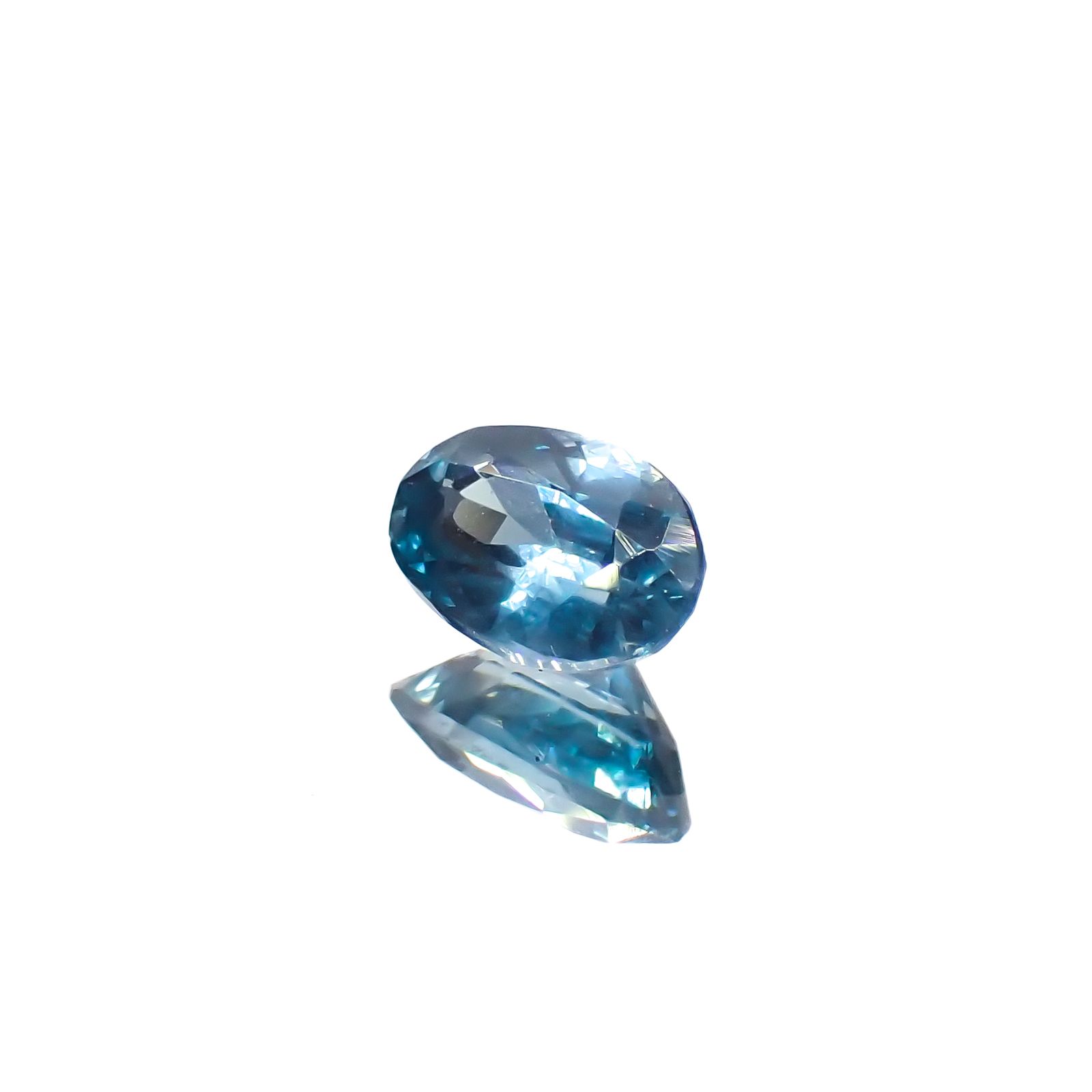オーシャンブルーカイヤナイト(宝石名カイヤナイト)インド・オリッサ産 0.60ct 識別済[240326696]5.9x4mm前後