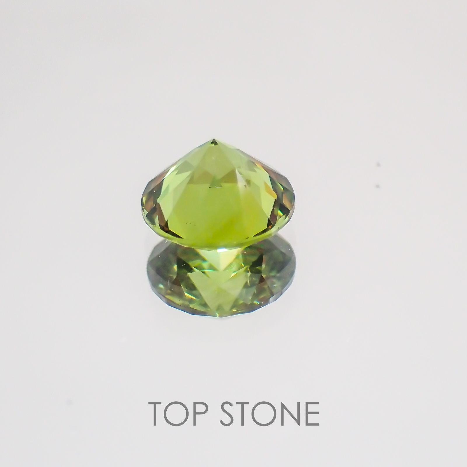 デマントイドガーネット(宝石名デマントイド・ガーネット)ロシア産 0.654ct ソ付(彩珠)[220717104]5.2x5.2mm前後