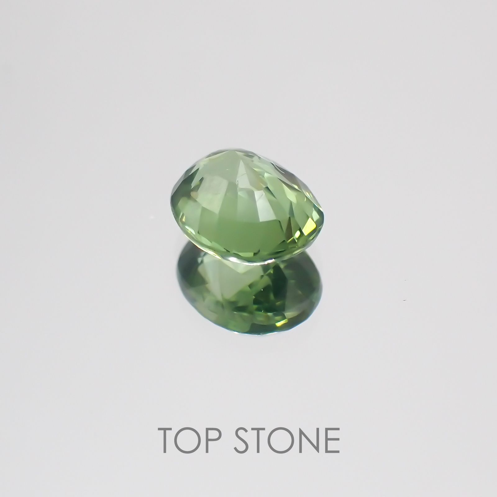 グリーンジルコン(宝石名ジルコン) スリランカ・カンボジア産 1.39ct 識別済[21038612]7.1×5.9mm前後