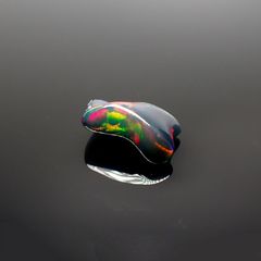 ◇バロック型◇ブラックオパール(宝石名オパール/加熱処理) エチオピア産 識別済 1.26ct / 10x6.5mm前後 [211013511]