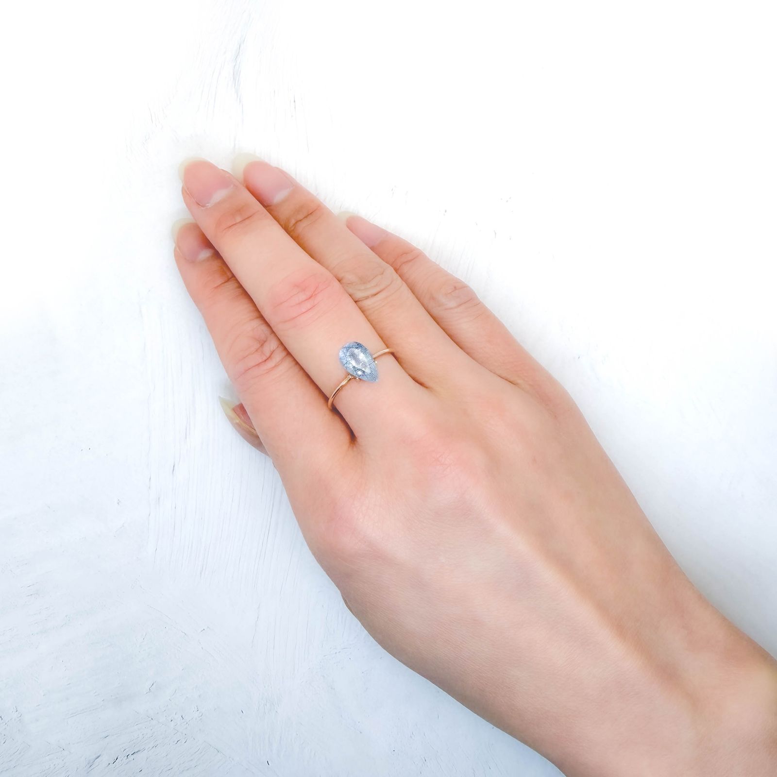 インディゴライトインクォーツ ブラジル産 1.62ct / 10.1x6.1mm前後 [260331839]