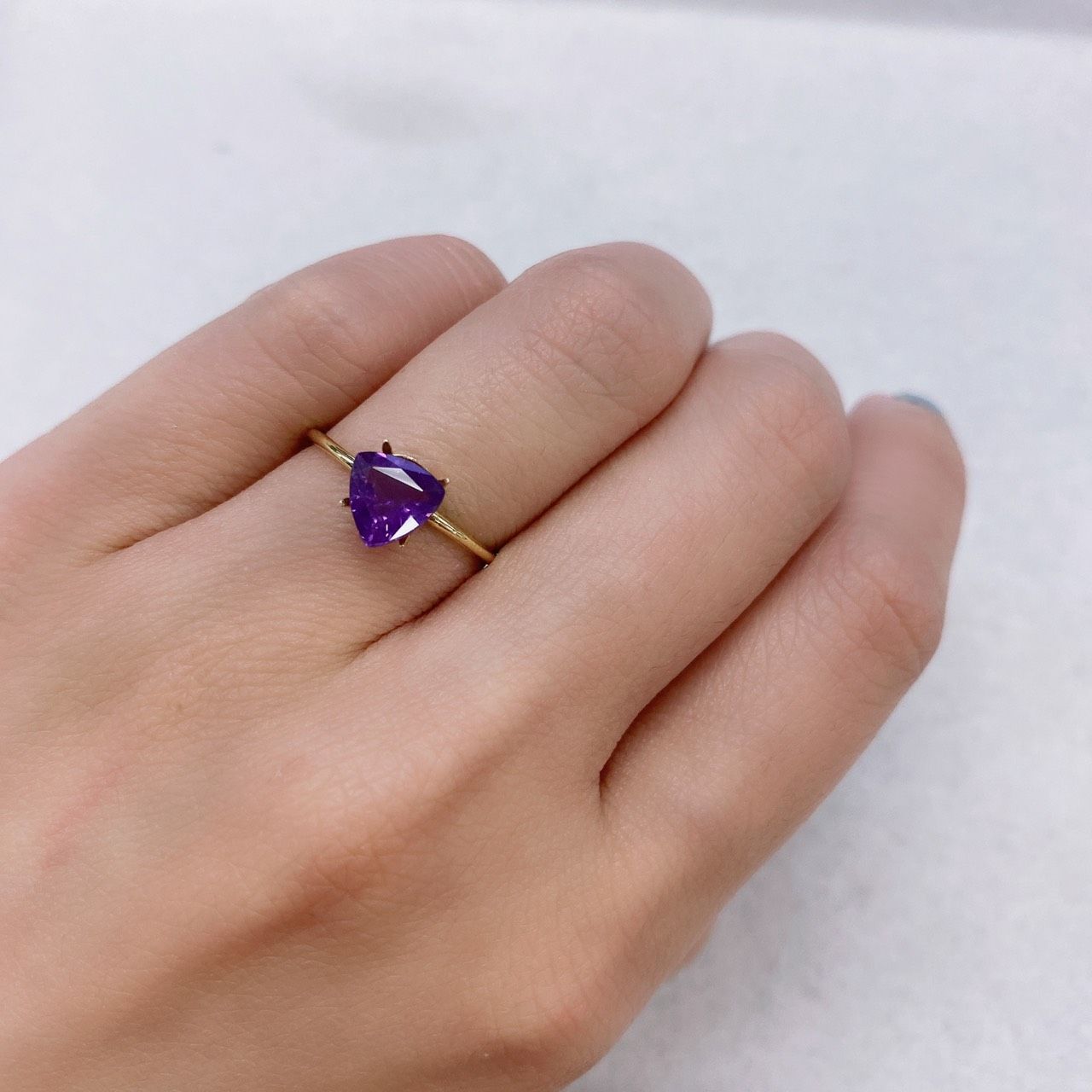 バイオレットサファイア(宝石名バイオレット・サファイア) マダガスカル/タンザニア産 1.334ct ソ付(彩珠)[210812482]6.7×6.9mm前後