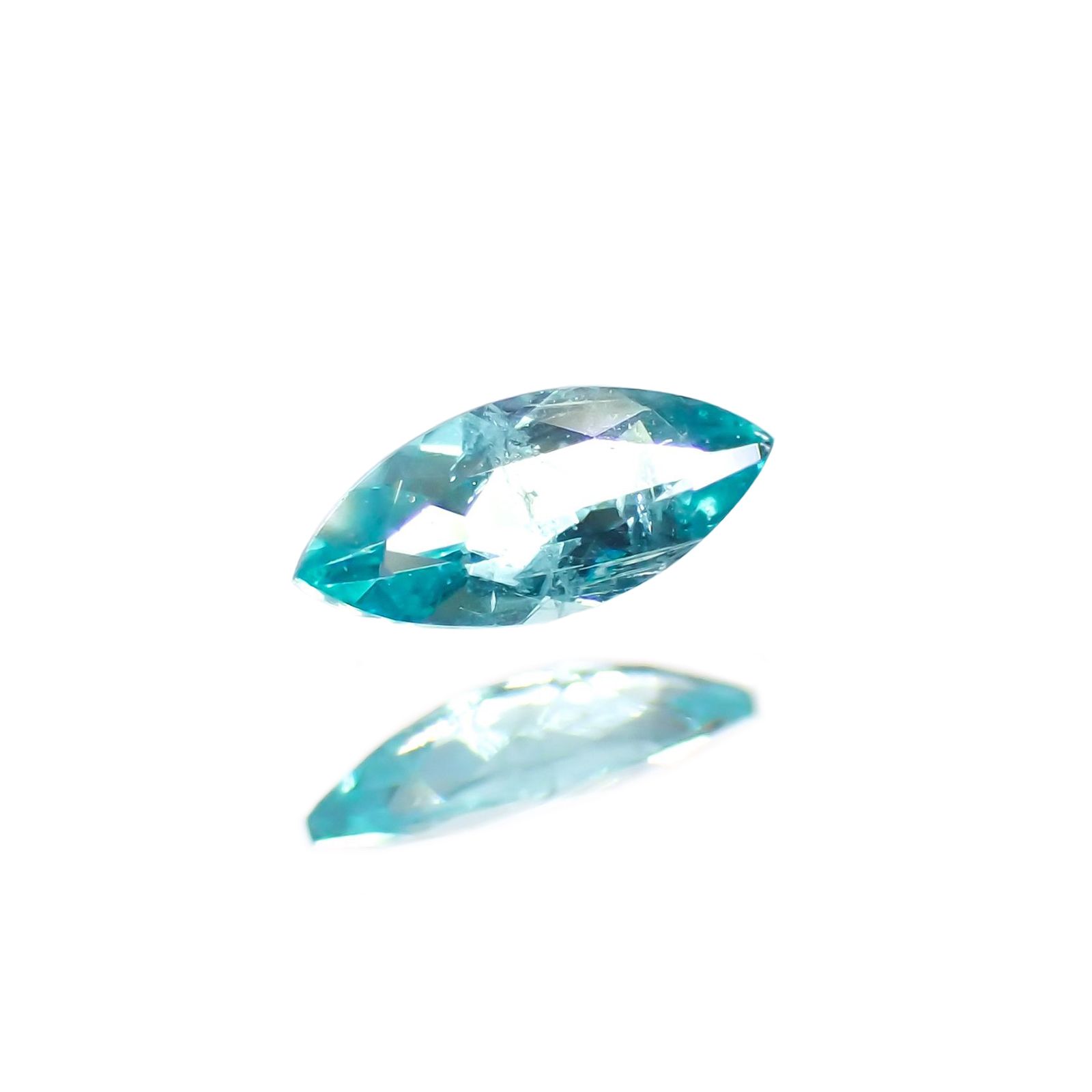 パライバトルマリン(宝石名トルマリン/別名パライバ・トルマリン) ブラジル産 識別済 0.059ct / 4.4×2mm前後 [260110626]