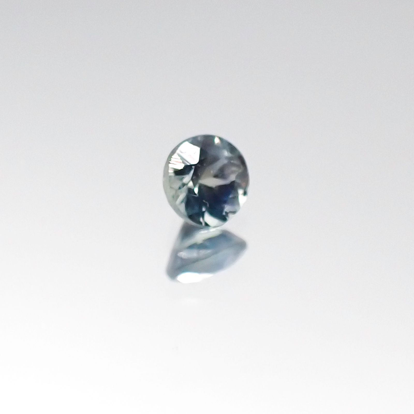 モンタナサファイア アメリカ産 ルース 0.17ct[20096054]3.1×3.1mm前後