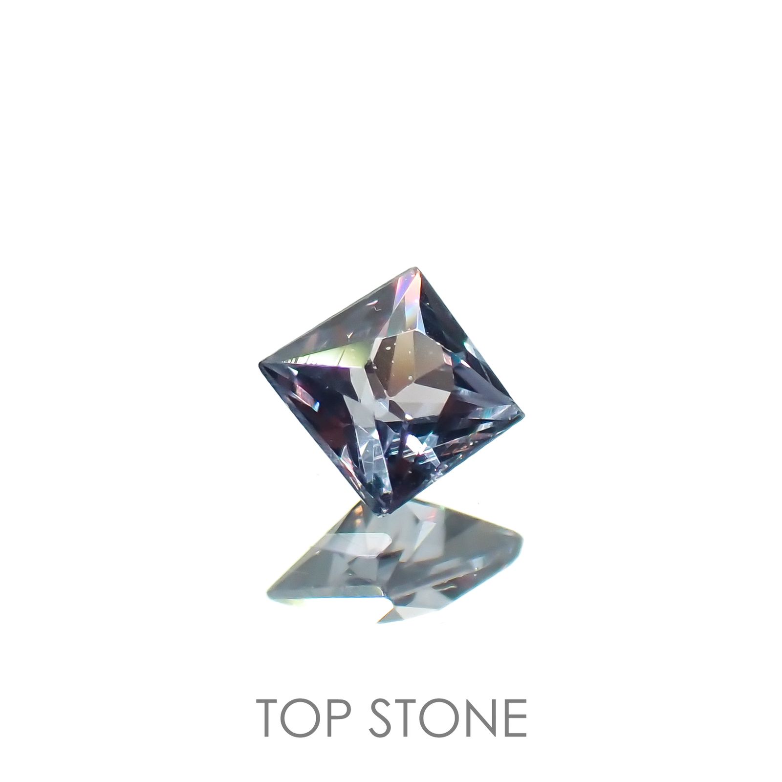 ◇プリンセスカット◇カラーチェンジガーネット アレキタイプ(宝石名ガーネット)マダガスカル・ベキリー産 0.10ct 識別済[221219410]2.5x2.5mm前後