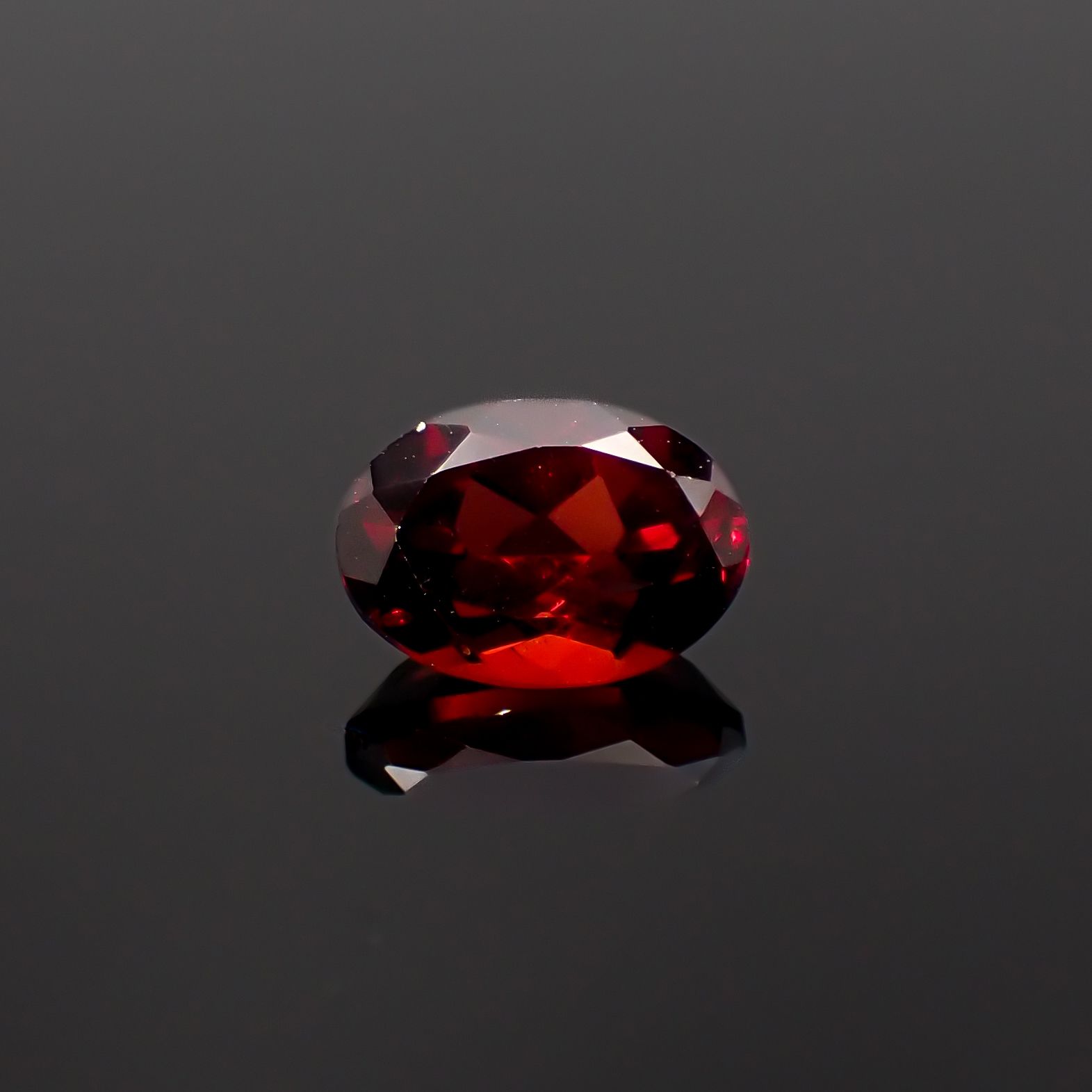 パイラルスパイトガーネット モザンビーク産 1.03ct[230421777]7x5mm前後