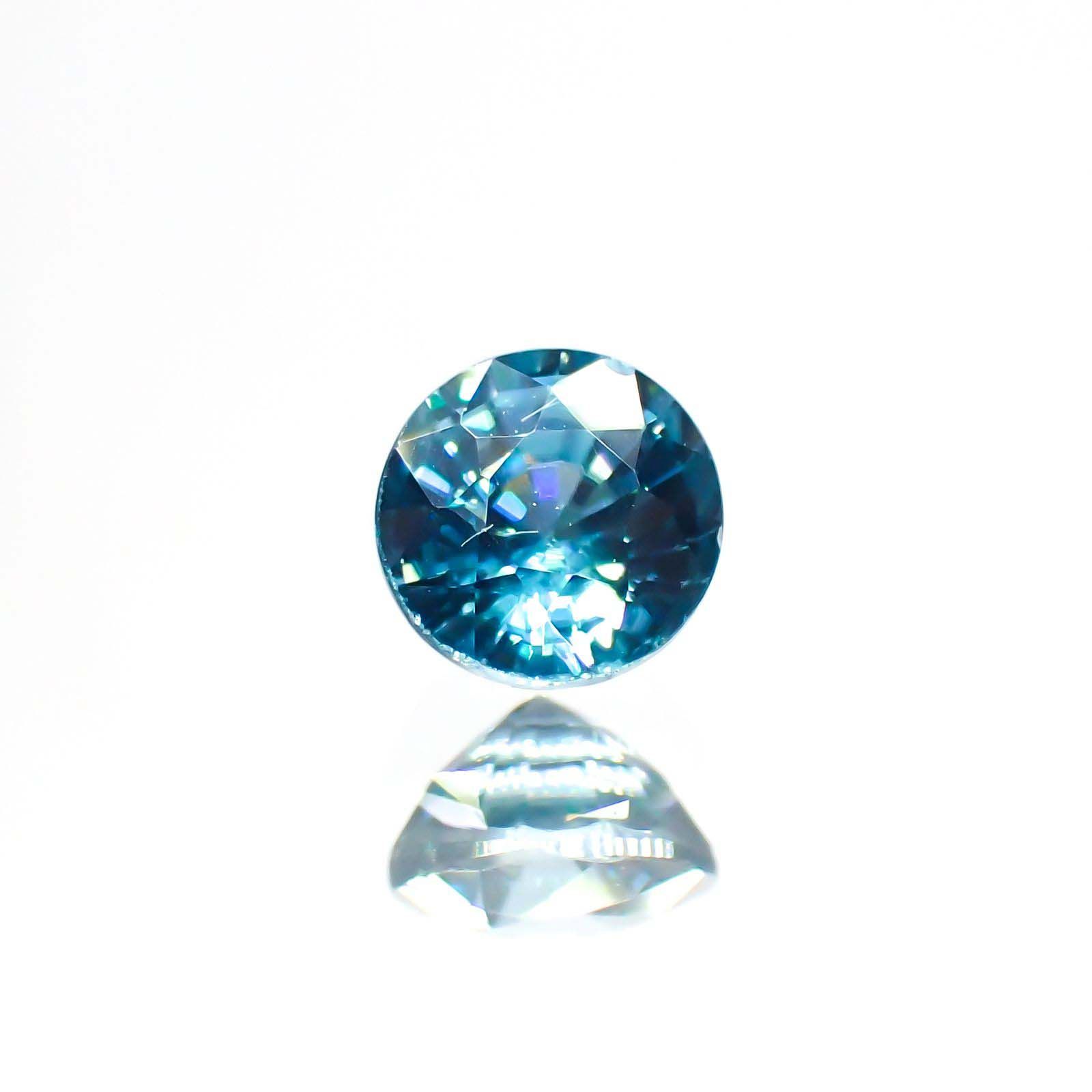 ブルージルコン(宝石名ジルコン)カンボジア産 0.61ct 識別済[220113989]4.4x4.4mm前後