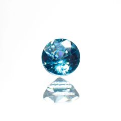 ブルージルコン(宝石名ジルコン)カンボジア産 0.61ct 識別済[220113989]4.4x4.4mm前後