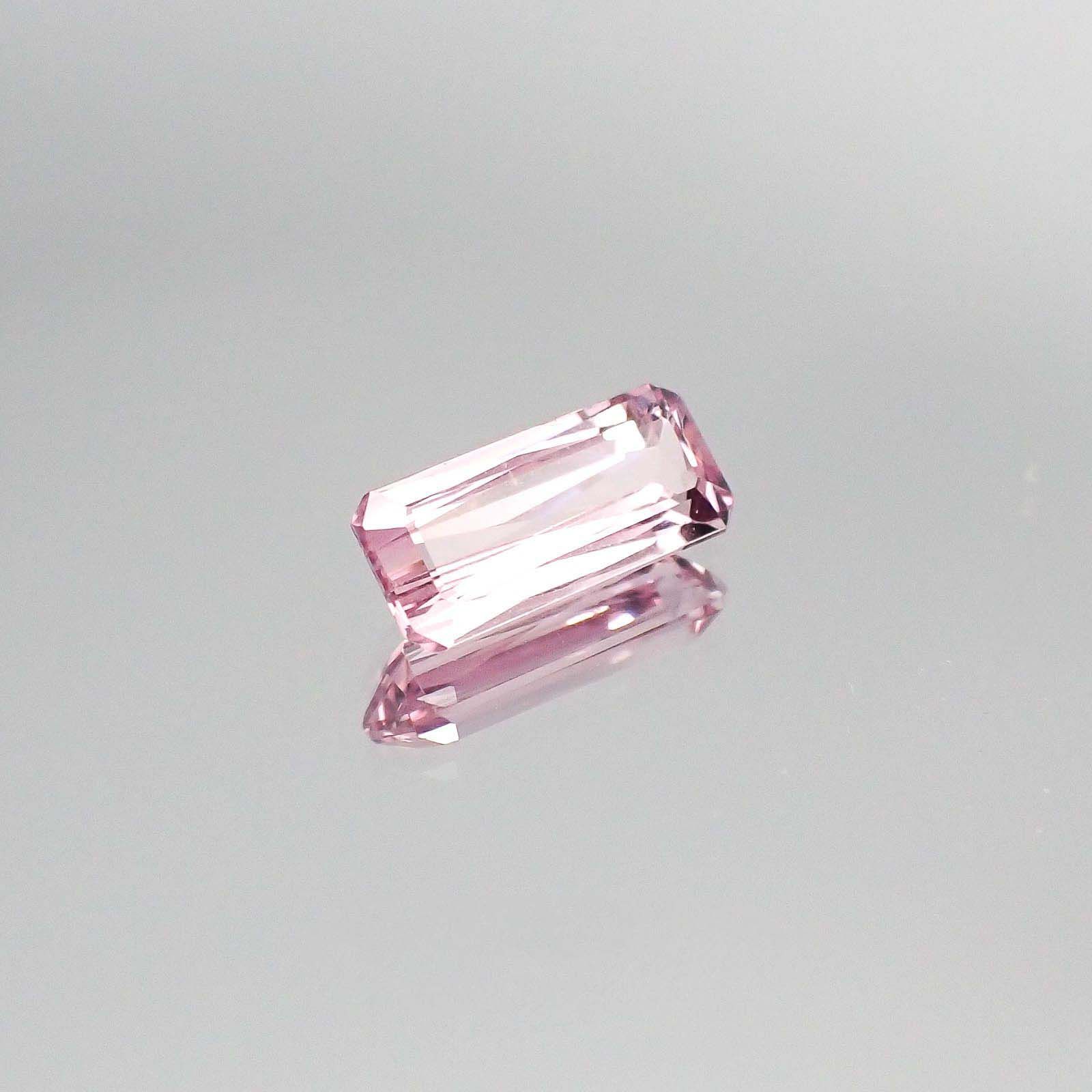 ピンクスピネル(宝石名ピンク・スピネル)タンザニア産 1.04ct 識別済[230722566]8.8x3.9mm前後