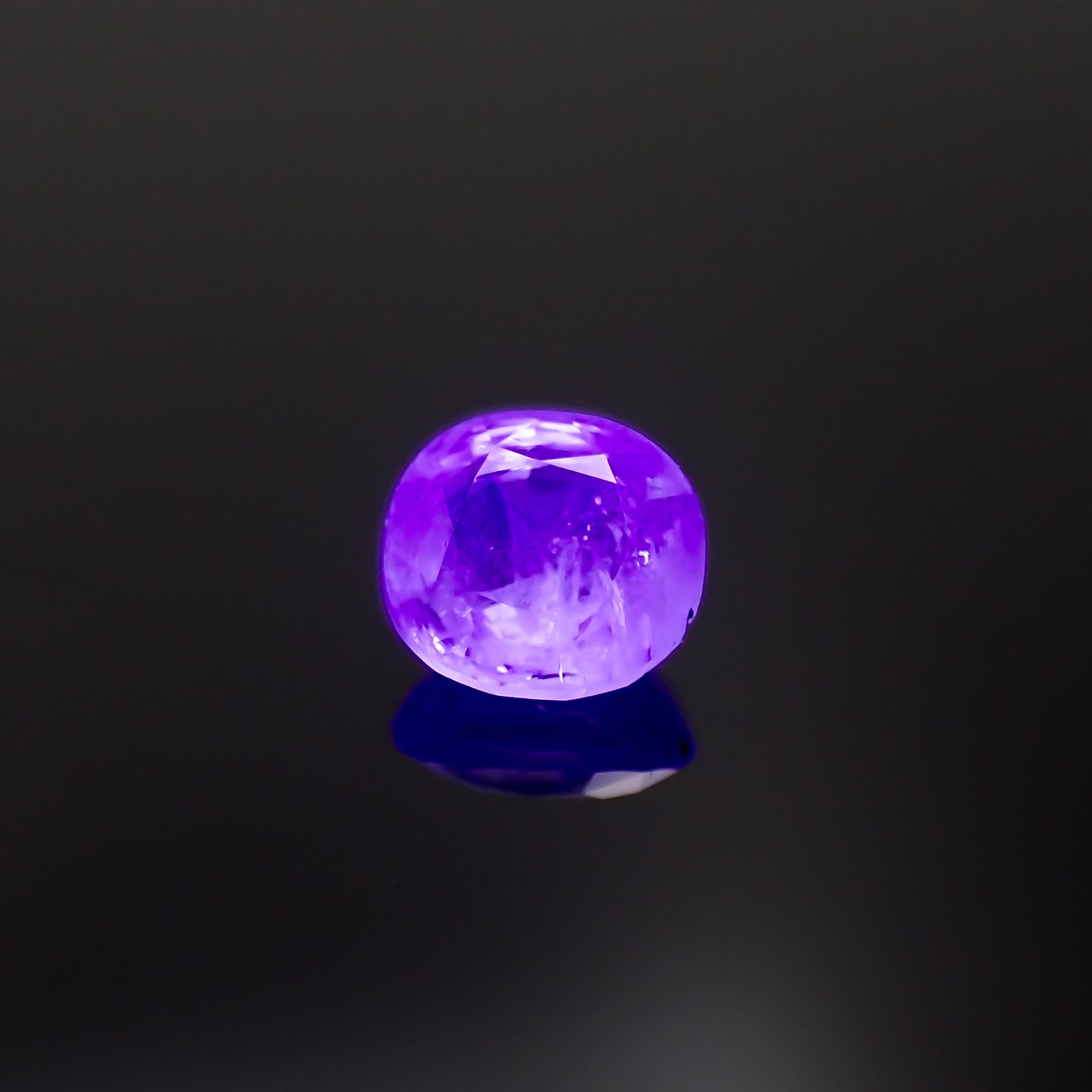 ジョハチドーライト(宝石名ジョハチドライト)ビルマ産 0.621ct ソ付(彩珠)[231225030]5.2x4.8mm前後