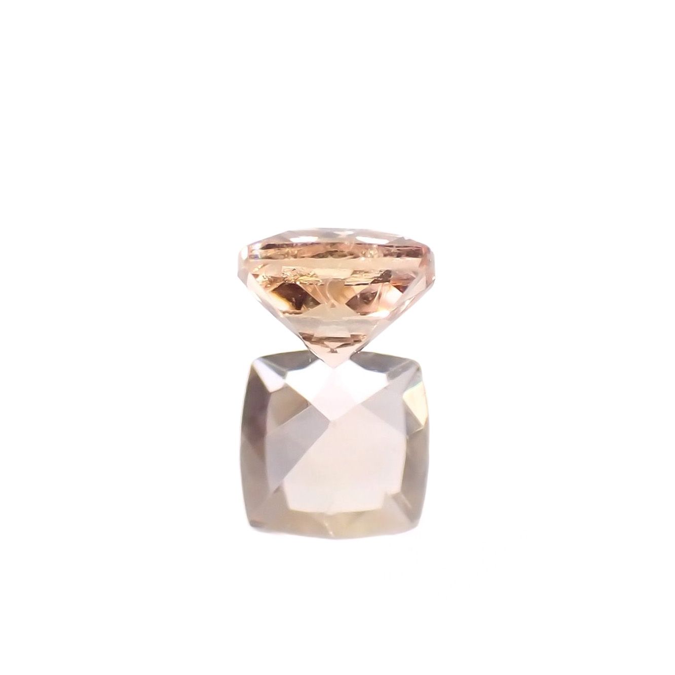 インペリアルトパーズ ブラジル産 0.16ct / 3x3mm前後 [230923551]