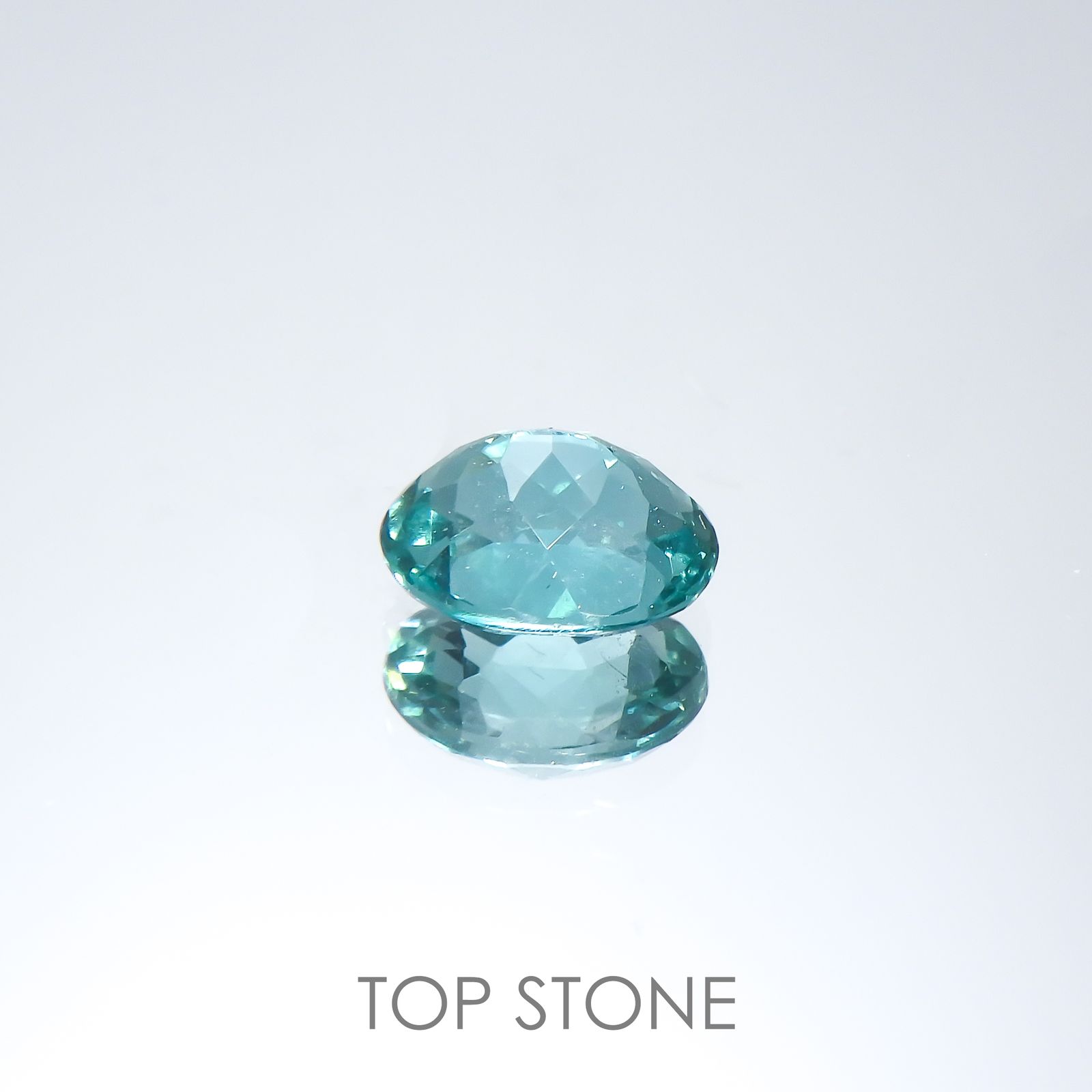 ブルーグリーンアパタイト(宝石名アパタイト)マダガスカル産 0.63ct 識別済[220515938]5.8x4.7mm前後