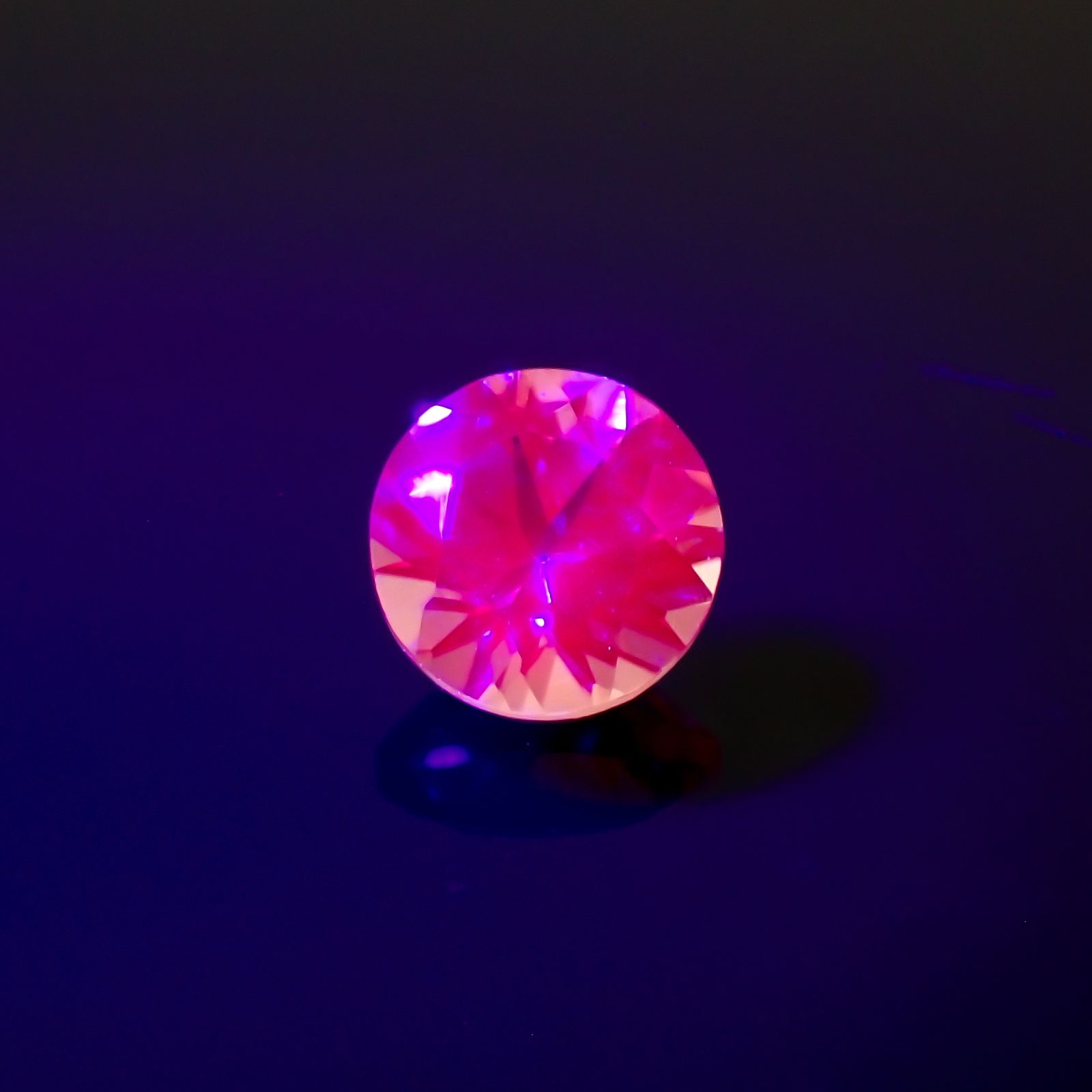 ドラゴンガーネット タンザニア産 0.59ct[230923314]4.9x4.9mm前後