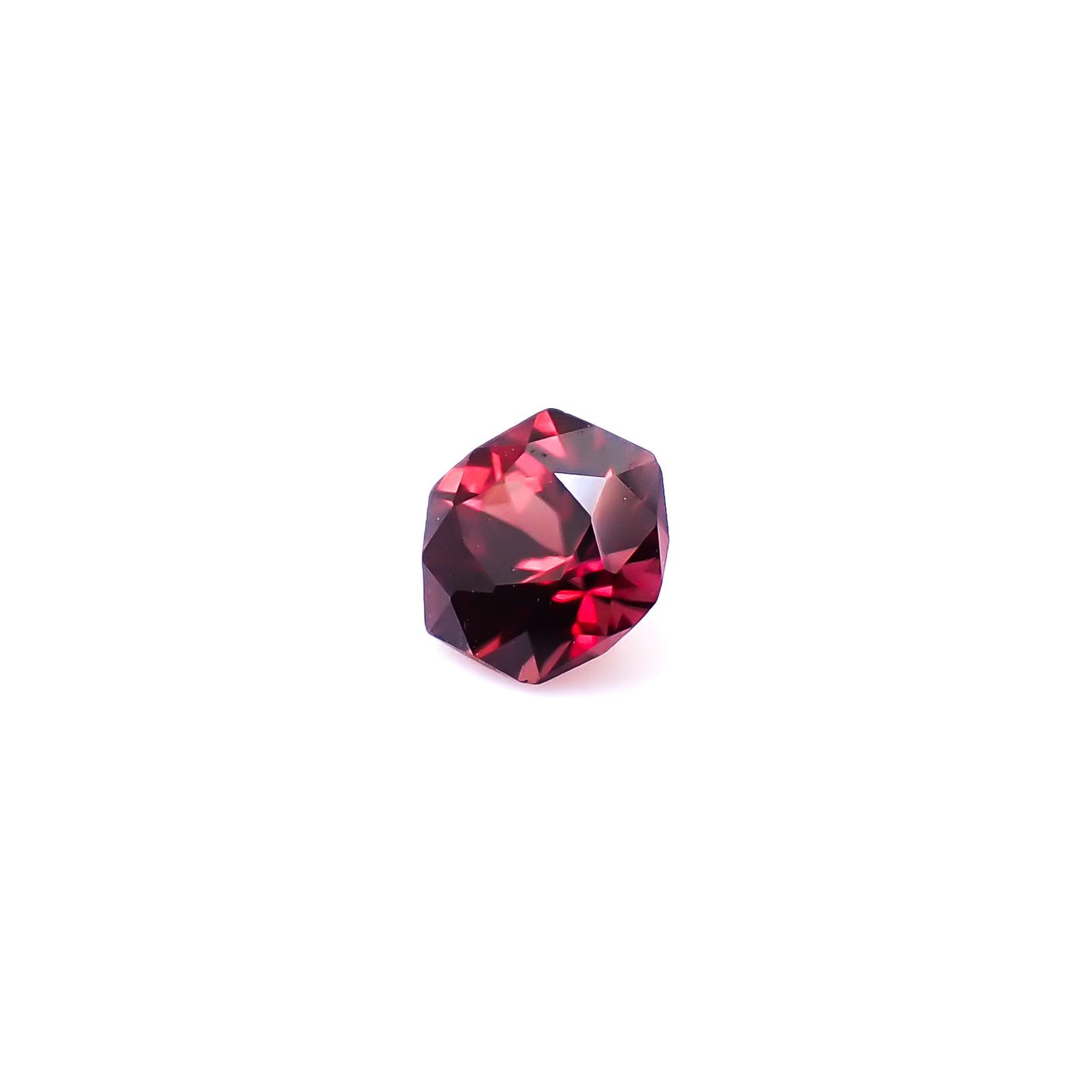 ◇ヘキサゴンカット◇レッドジルコン(宝石名ジルコン)スリランカ/カンボジア産 識別済 0.71ct / 4.8x4.8mm前後 [260732556]
