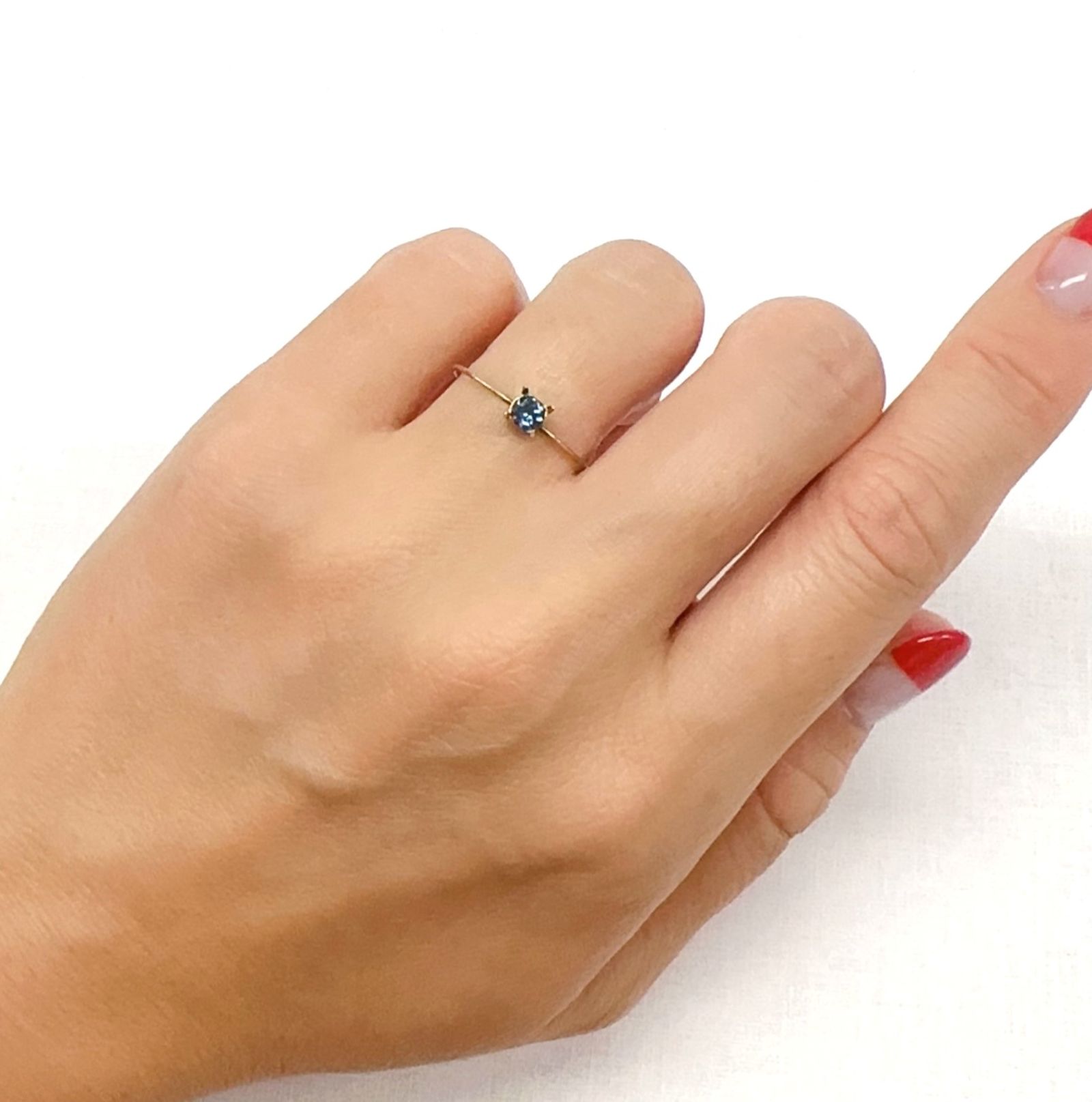 カラーチェンジガーネット アレキタイプ マダガスカル・ベキリー産 0.20ct[230923406]3.5x3.5mm前後