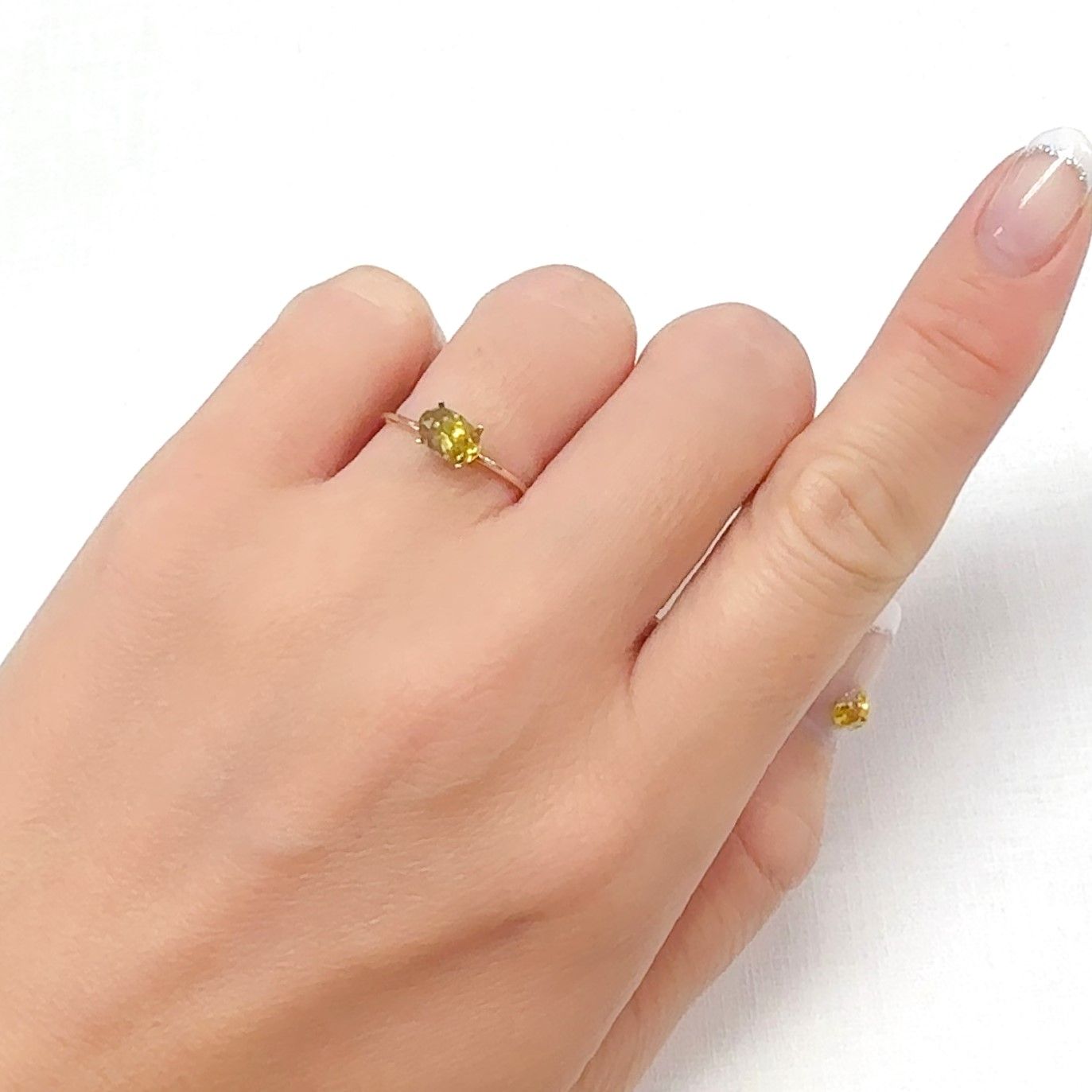 イエロージルコン スリランカ/カンボジア産 0.95ct[240728529]6.9x4.6mm前後