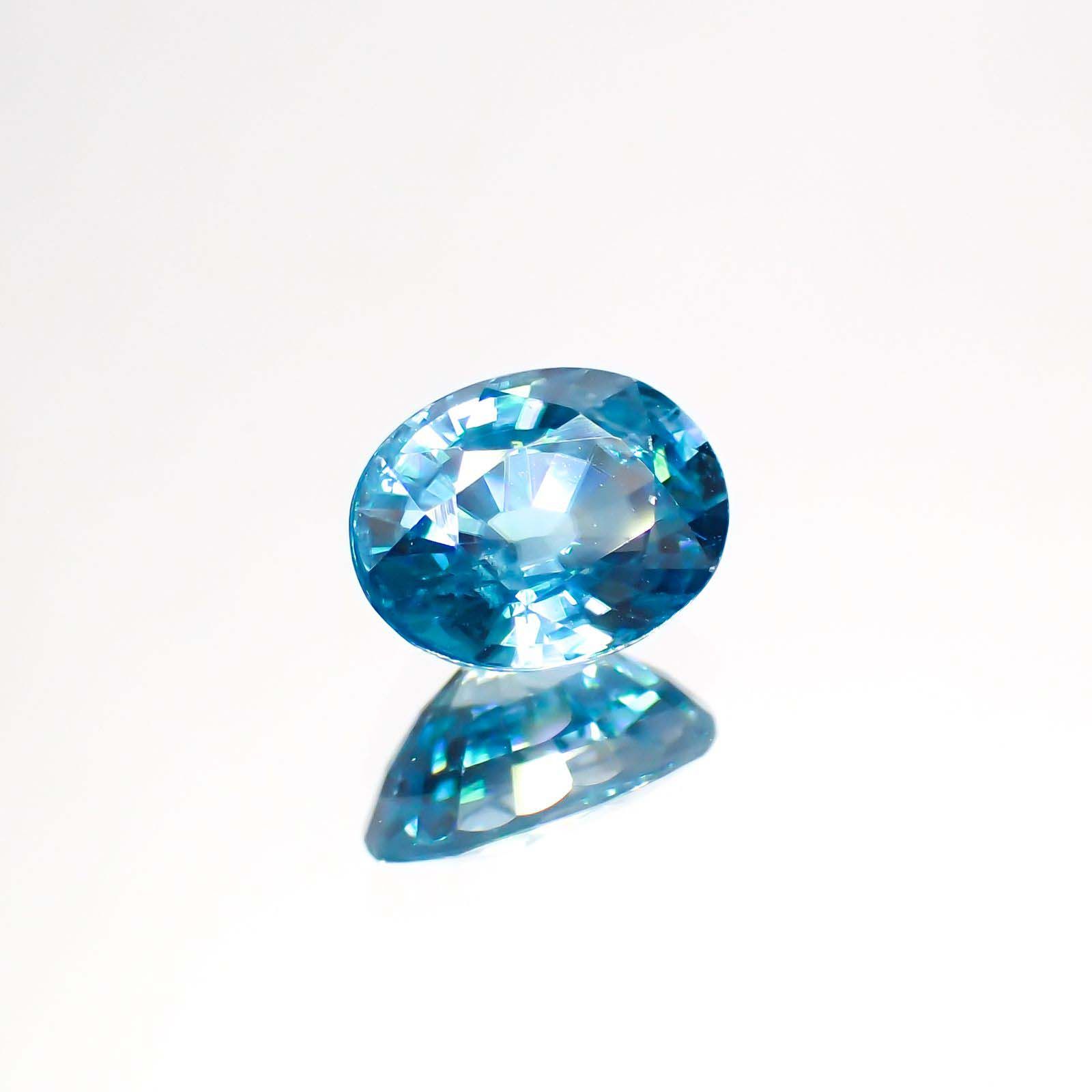 ブルージルコン(宝石名ジルコン)カンボジア産 1.82ct 識別済[220113992]7.7x5.9mm前後