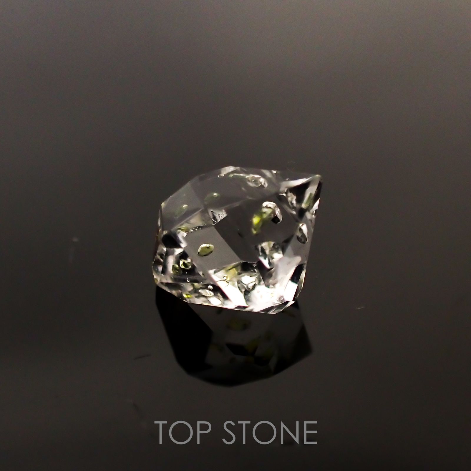 オイルインクォーツ パキスタン産 原石・結晶 2.93ct[210611073]10.7×8mm前後