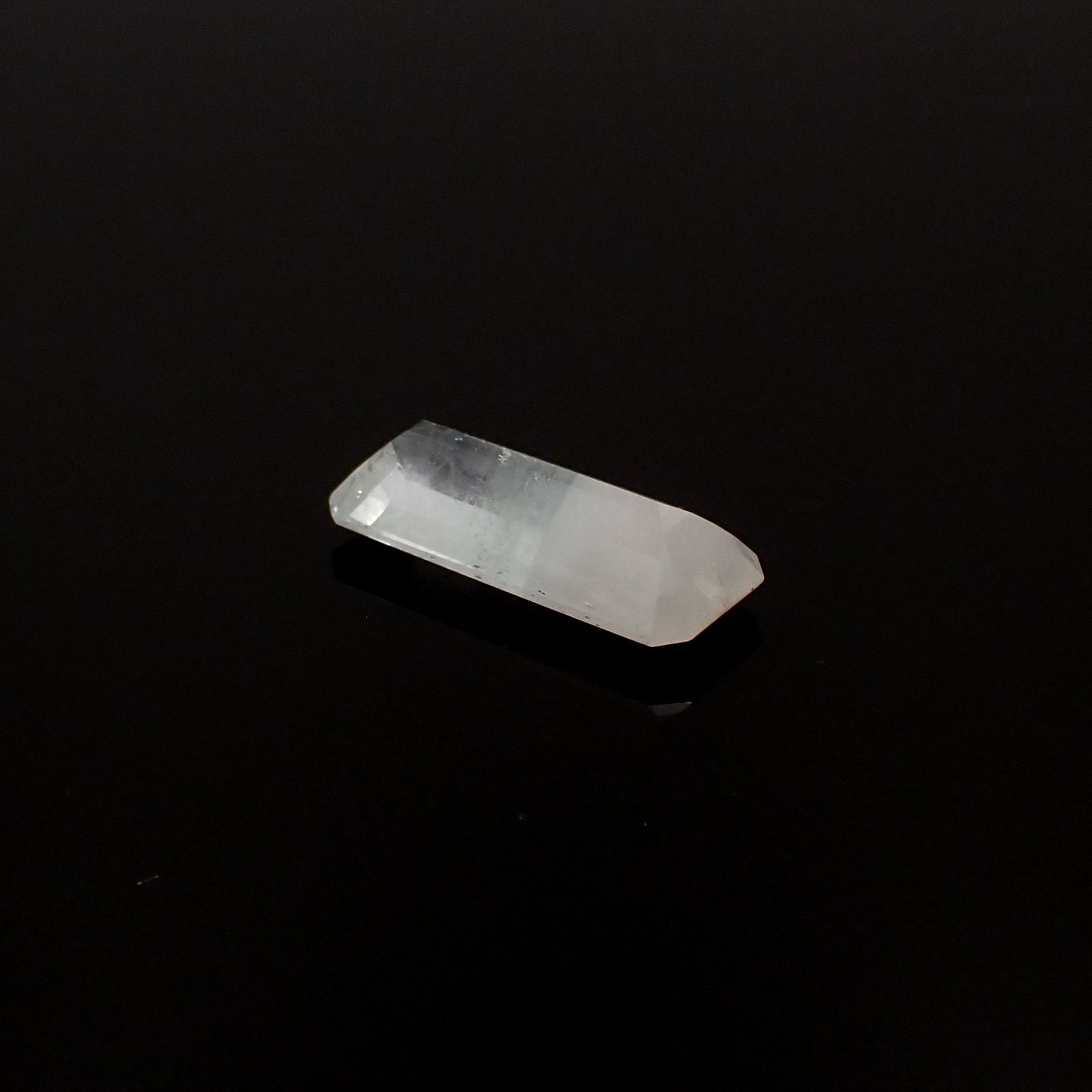 バイカラーベリル（アクアマリンモルガナイト） ブラジル産 5.78ct[231023649]18.9x7.6mm前後