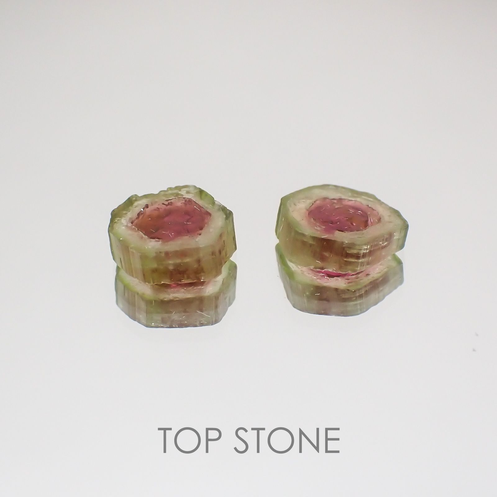 ウォーターメロントルマリン 2個セット ブラジル産 原石・結晶 2.25ct[21019627]7.1-7.7×6.6-6.9mm前後