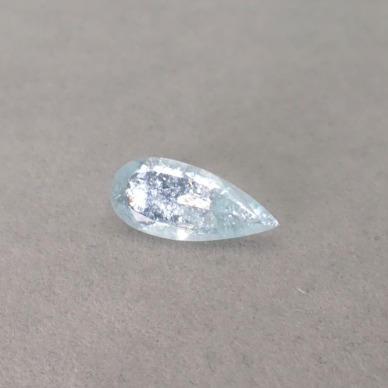 イリデッセンスアクアマリン ブラジル産 4.50ct / 18.9x8.6mm前後 [250730843]