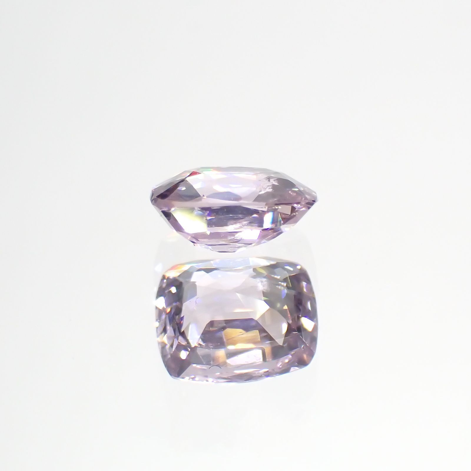 パープルスピネル(宝石名スピネル)ビルマ産 0.80ct 識別済[231124306]6.1x5.4mm前後