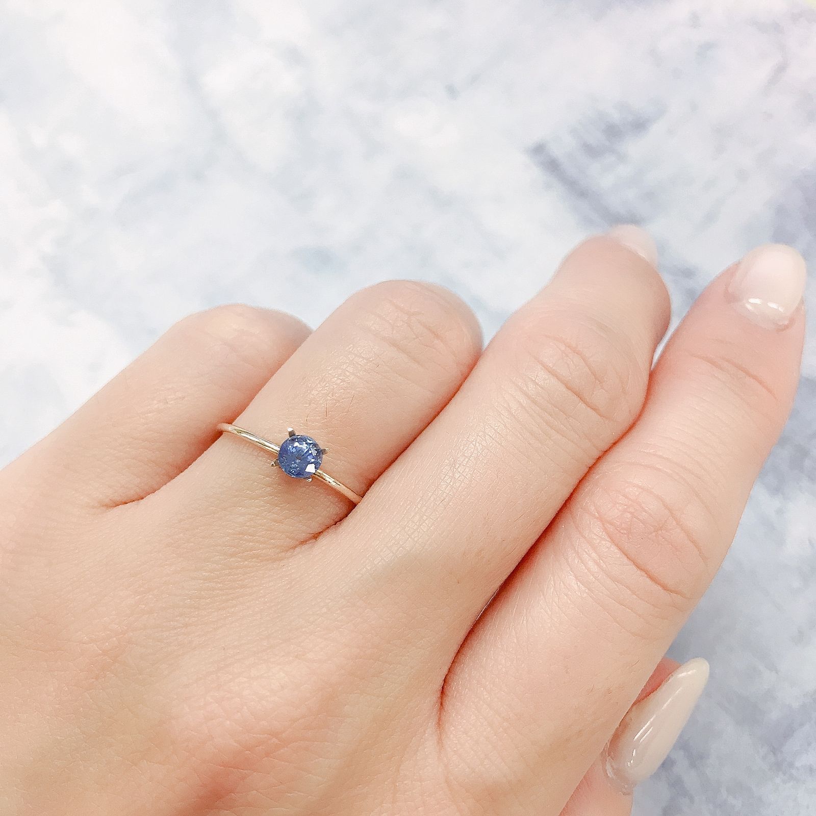アイスブルーサファイア(宝石名サファイア)スリランカ/マダガスカル産 0.40ct 識別済[220515958]4.2x4.1mm前後