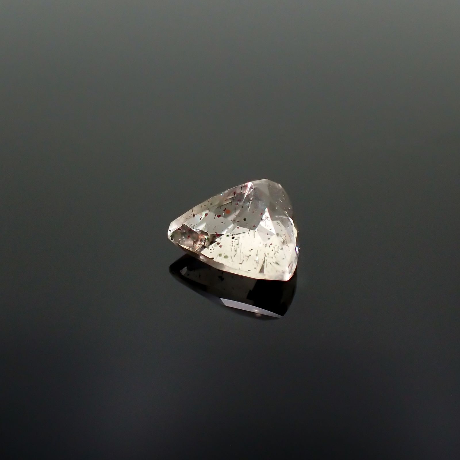 ティンカーベルクォーツ ブラジル産 0.81ct[240125449]6.5x6.5mm前後