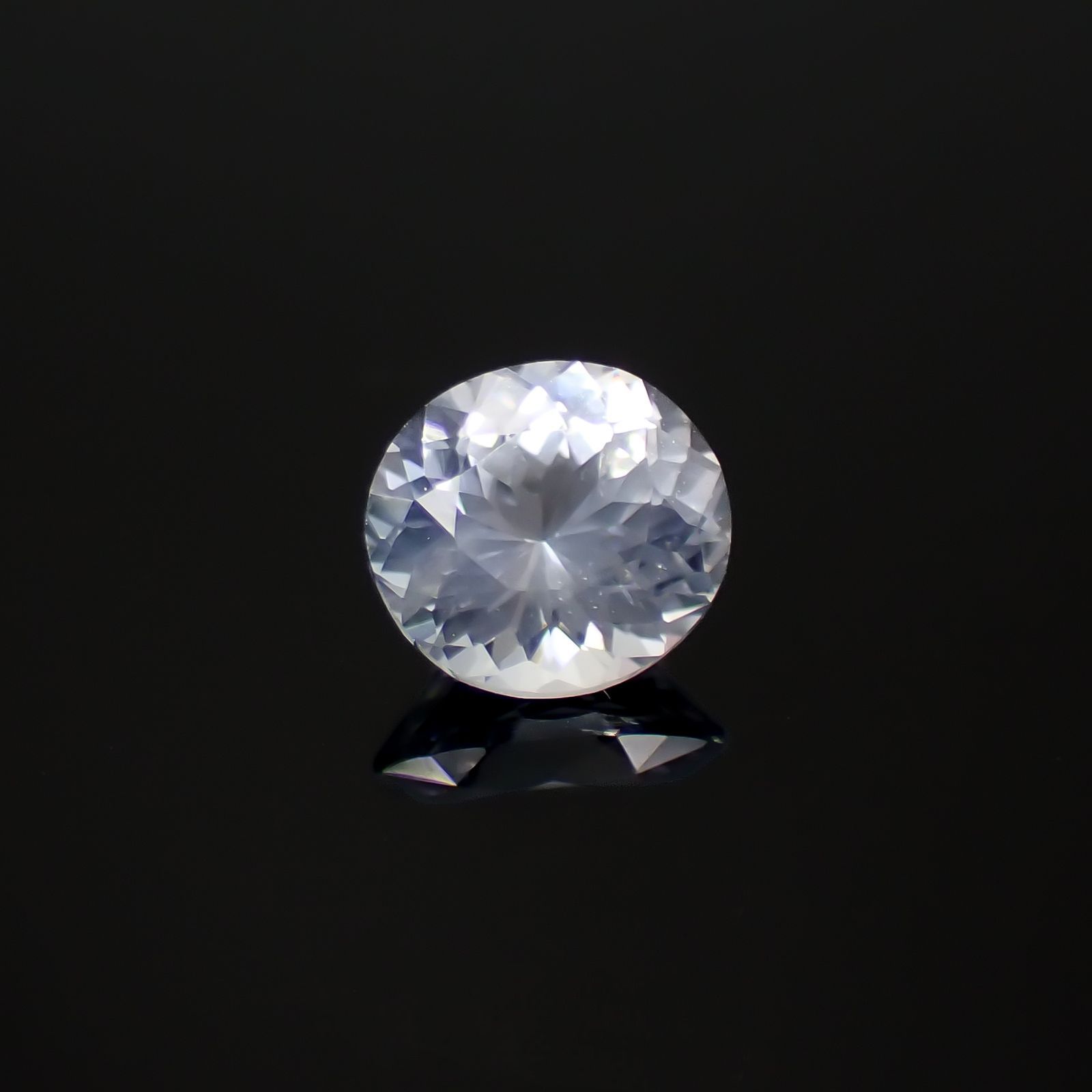 アイスブルーサファイア(宝石名サファイア)スリランカ/マダガスカル産 0.51ct 識別済[220817459]4.9x4.5mm前後