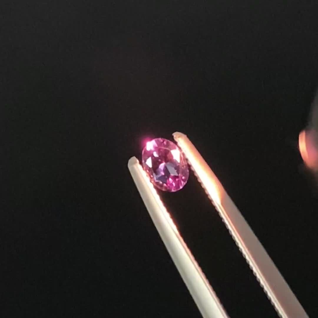 幻想のブルーガーネット | ベキリーブルーガーネットの魅力と秘密を