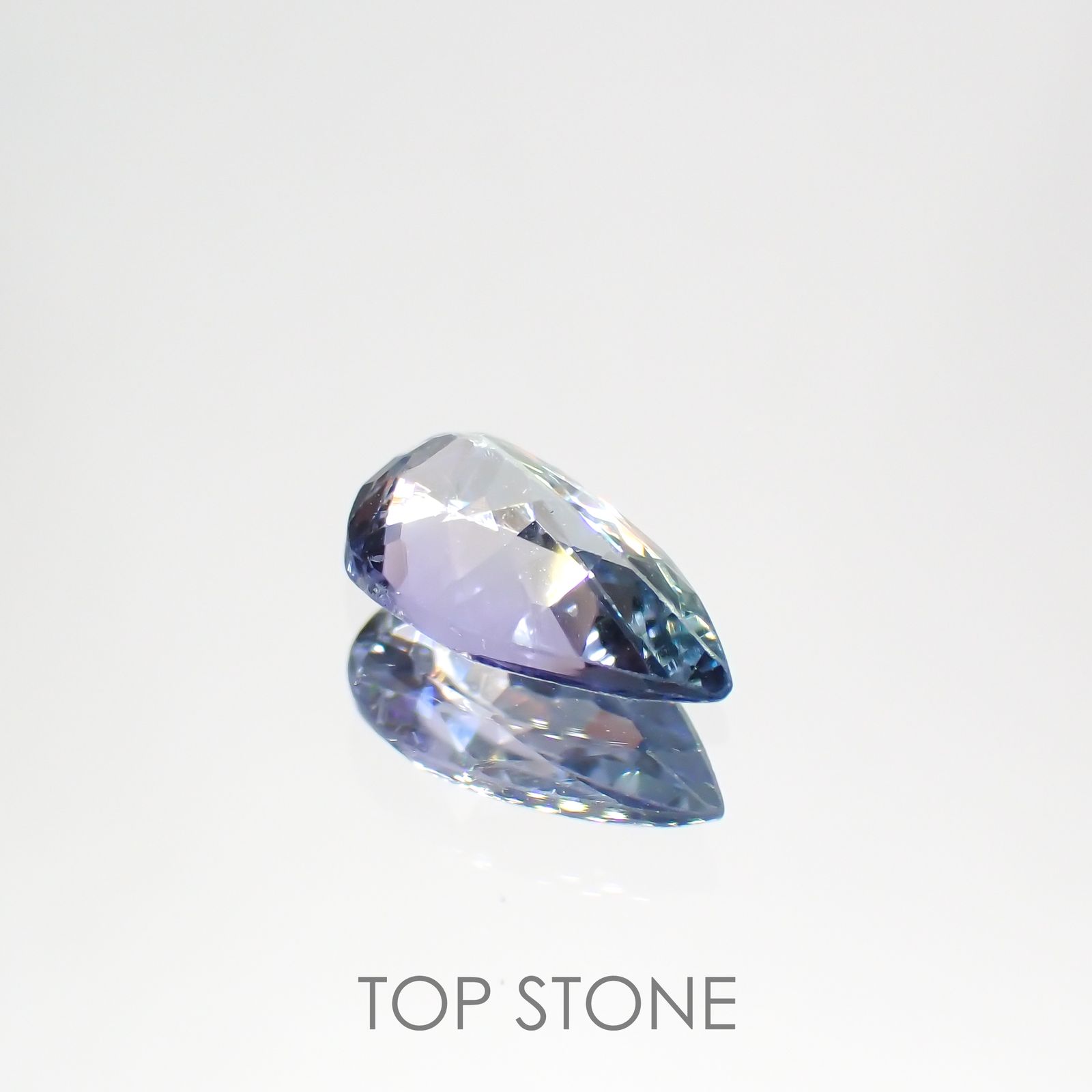バイカラータンザナイト(宝石名バイカラー・ゾイサイト) タンザニア産 0.80ct 識別済[210812664]8.2×4.8mm前後