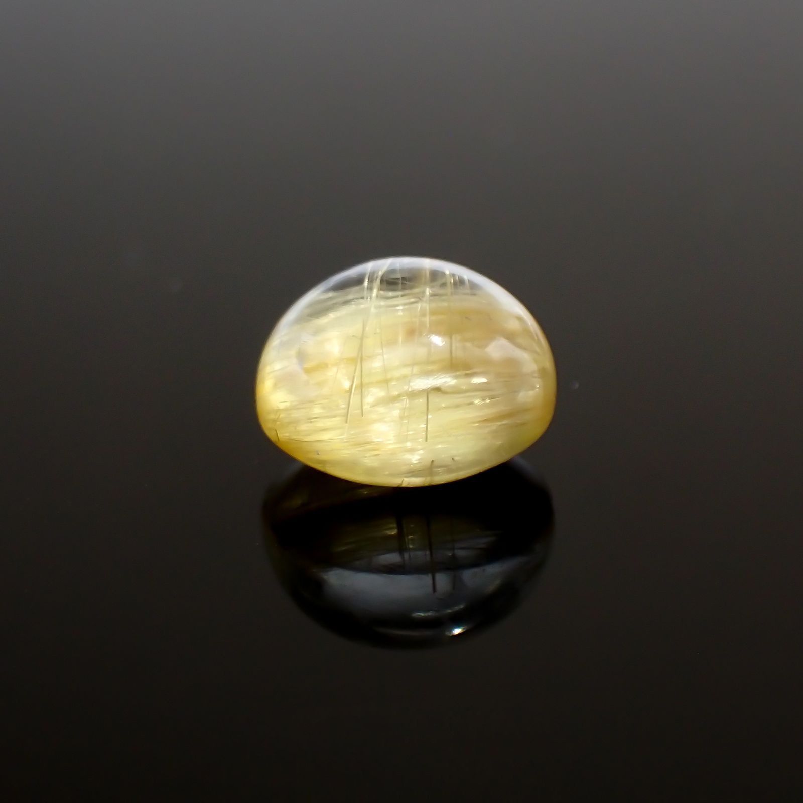 ルチルクォーツ(宝石名ルチルレイテッド・クォーツ) ブラジル産 識別済 2.37ct / 7.9×7.9mm前後 [251013315]