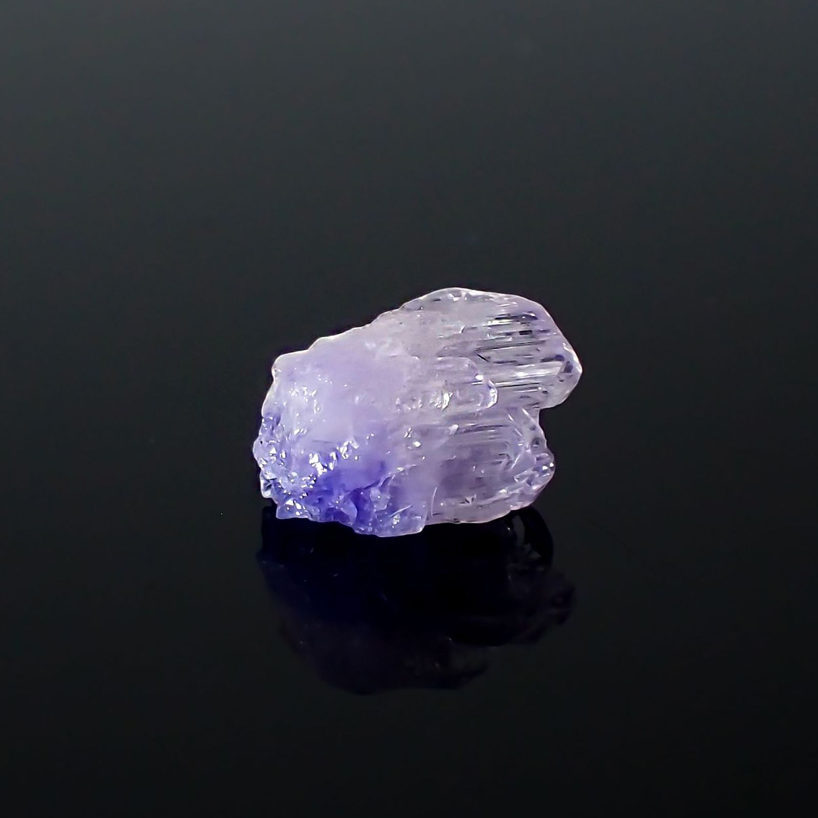 バイカラータンザナイト 原石 タンザニア産 4.01ct / 11.4x8.5mm前後 [260424986]