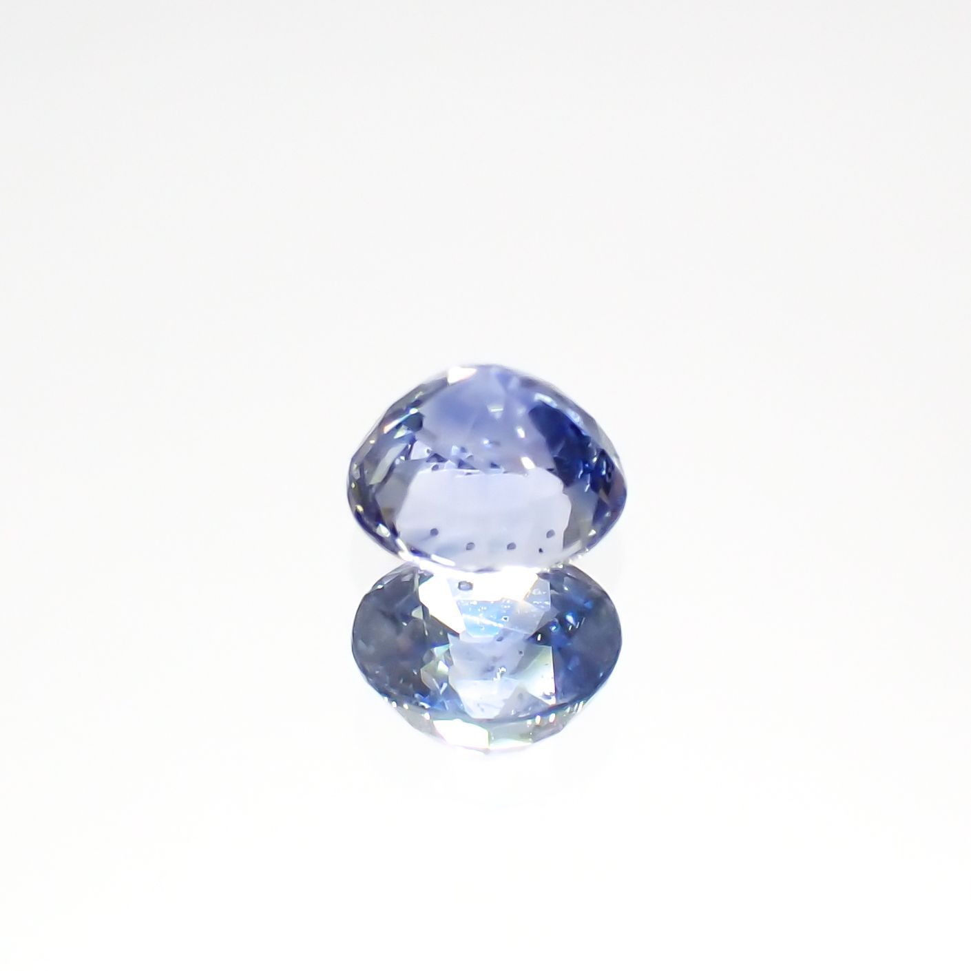アイスブルーサファイア(宝石名サファイア)スリランカ/マダガスカル産 0.46ct 識別済[220515970]4.4x4.3mm前後