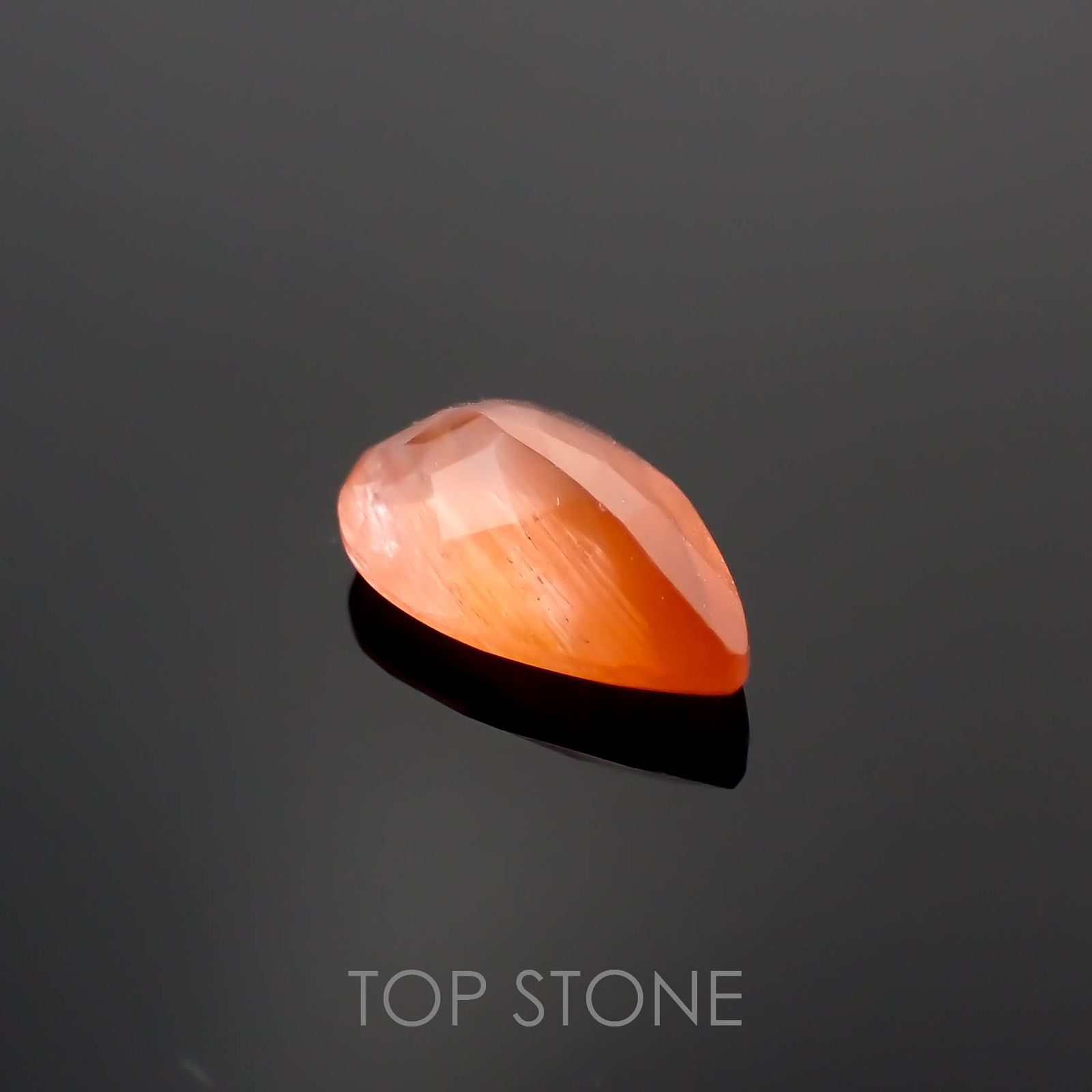 サンストーンスキャポライト(宝石名シーン・スキャポライト)タンザニア産 2.09ct 識別済[221219279]11.8x7.6mm前後