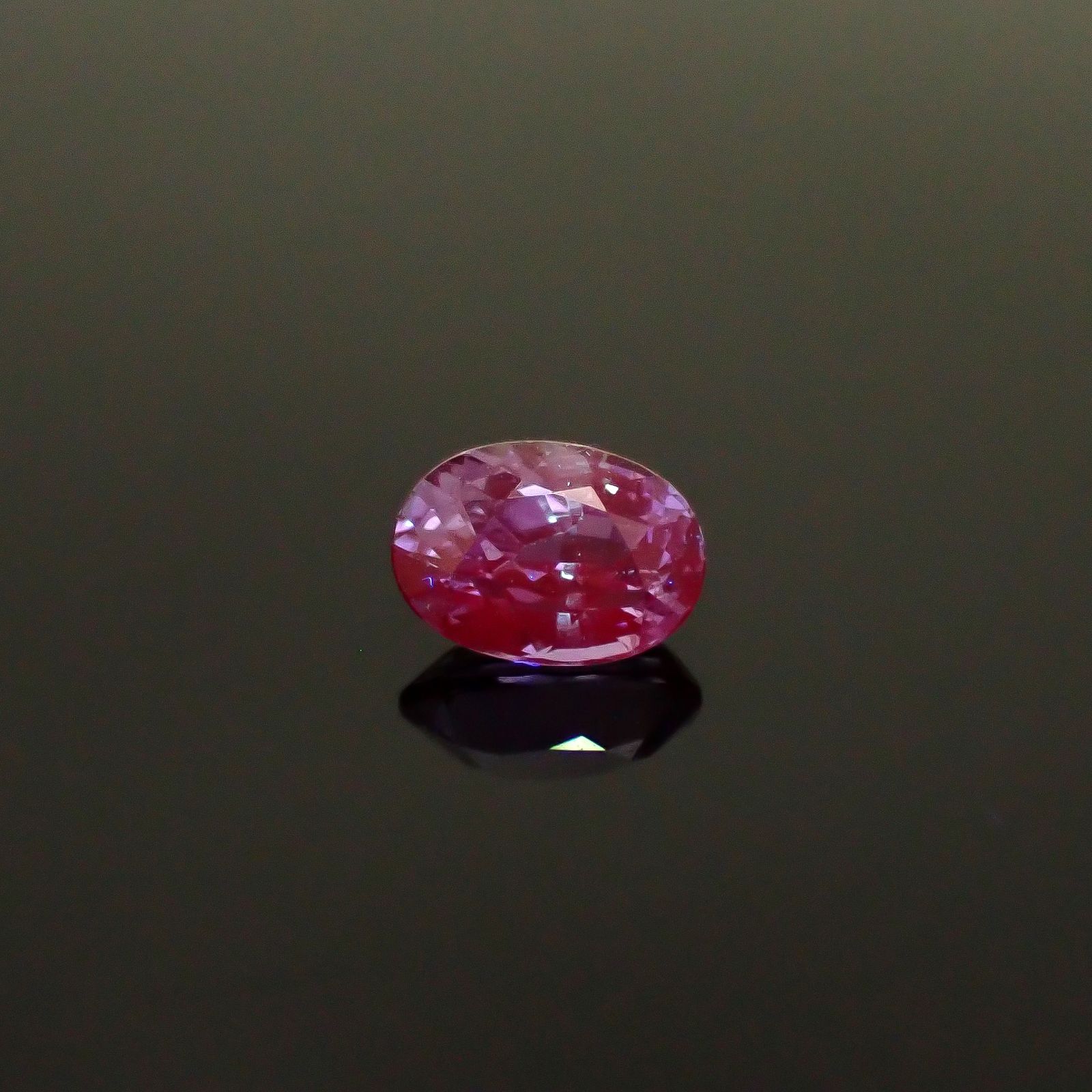 バイオレットサファイア 非加熱(宝石名バイオレット・サファイア)スリランカ/マダガスカル産 1.59ct GIT鑑付[250931152]7.69x5.43mm前後