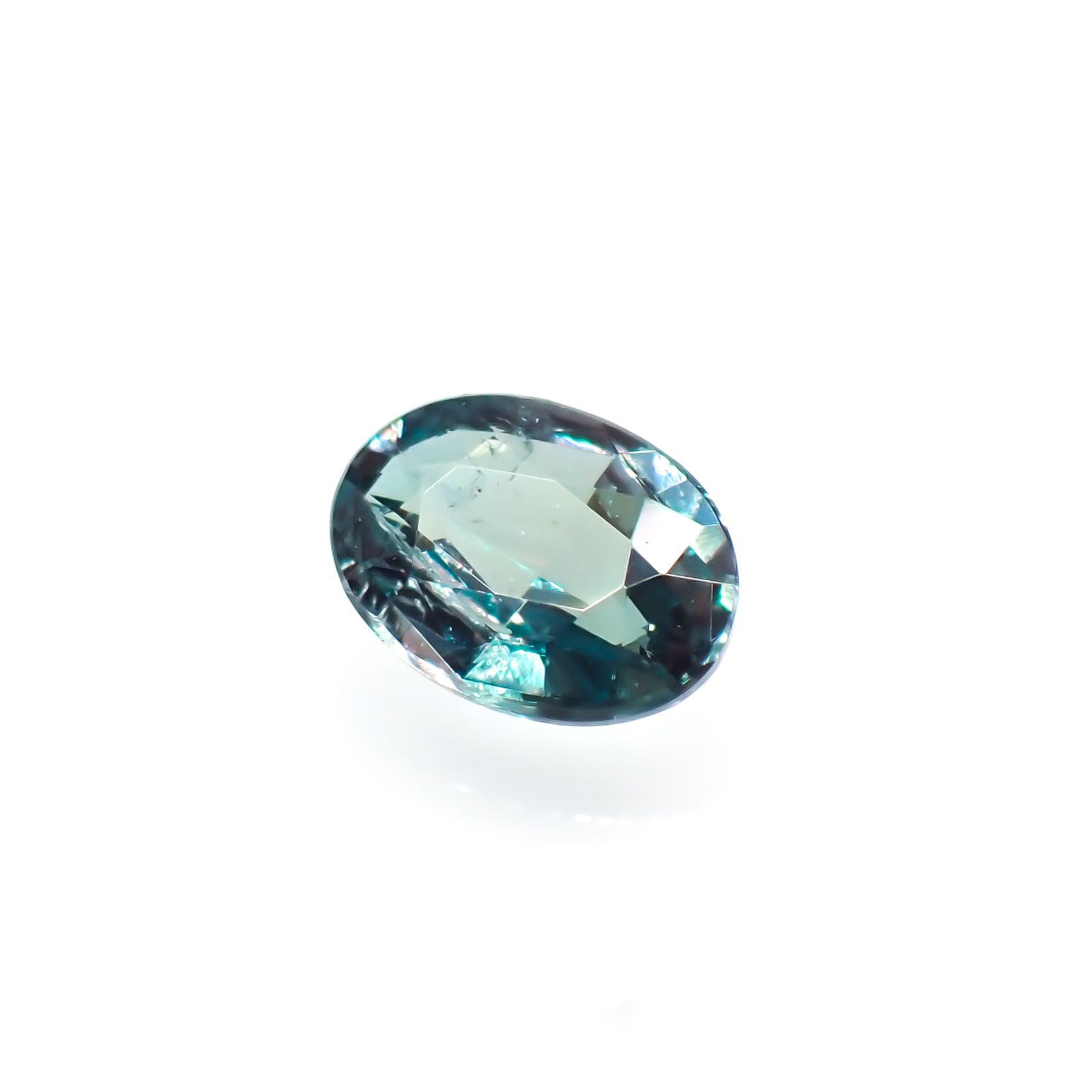 アレキサンドライト(宝石名アレキサンドライト)ブラジル産/EmeraldMains社製 0.154ct ソ付(彩珠)[220113818]3.9x2.8mm前後