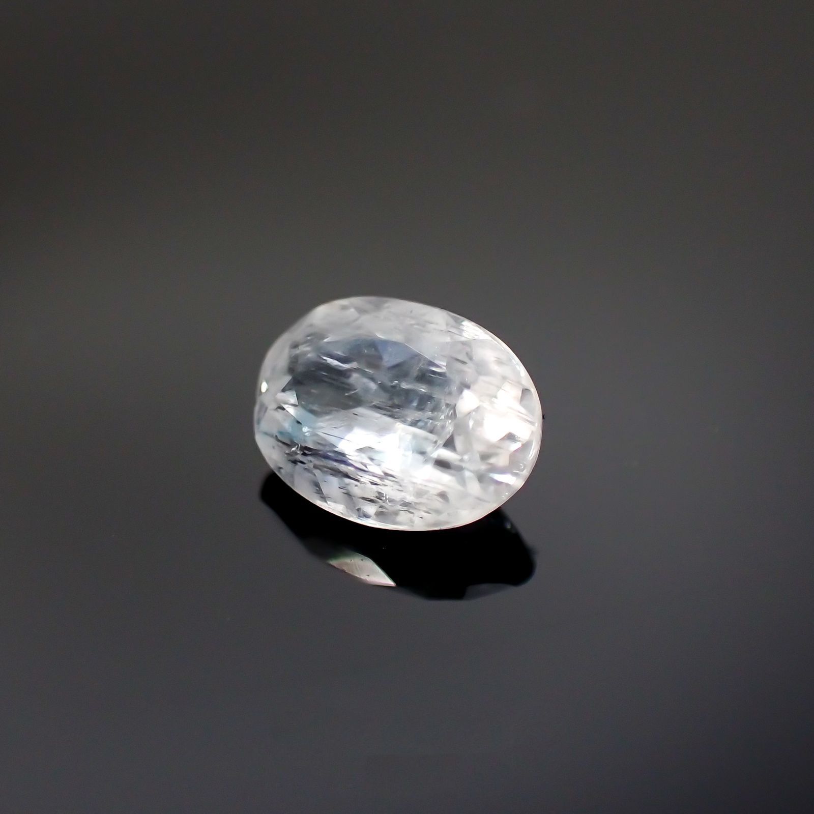 ユークレース(宝石名ユークレース) ブラジル産 0.512ct ソ付(彩珠)[20052392]5.9×4.4mm前後