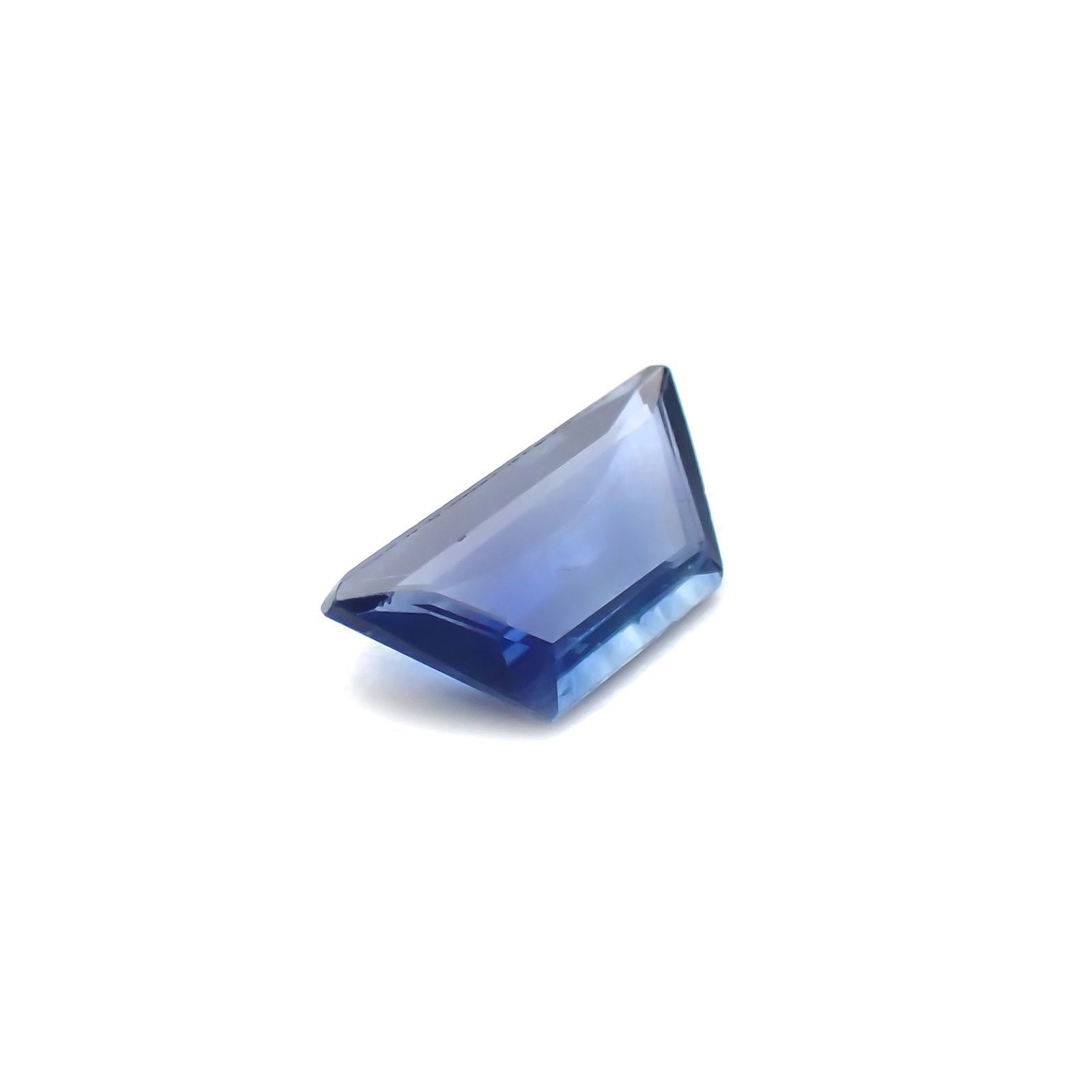 ◇カスタムカット◇サファイア(宝石名サファイア) マダガスカル産 0.80ct 識別済[210913199]9.1×4.3mm前後