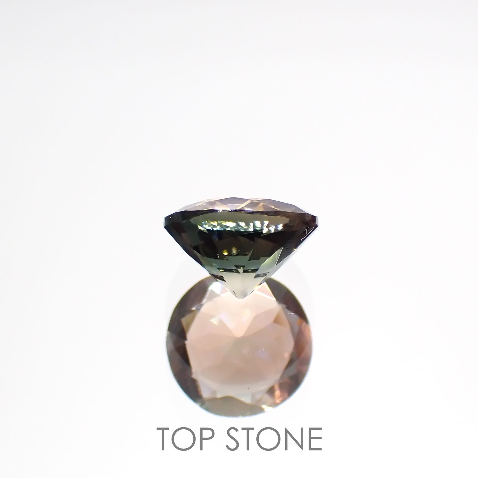 バイカラーオレゴンサンストーン(宝石名ラブラドライト)アメリカ・オレゴン州産 0.68ct 識別済[220114650]6.1x6mm前後