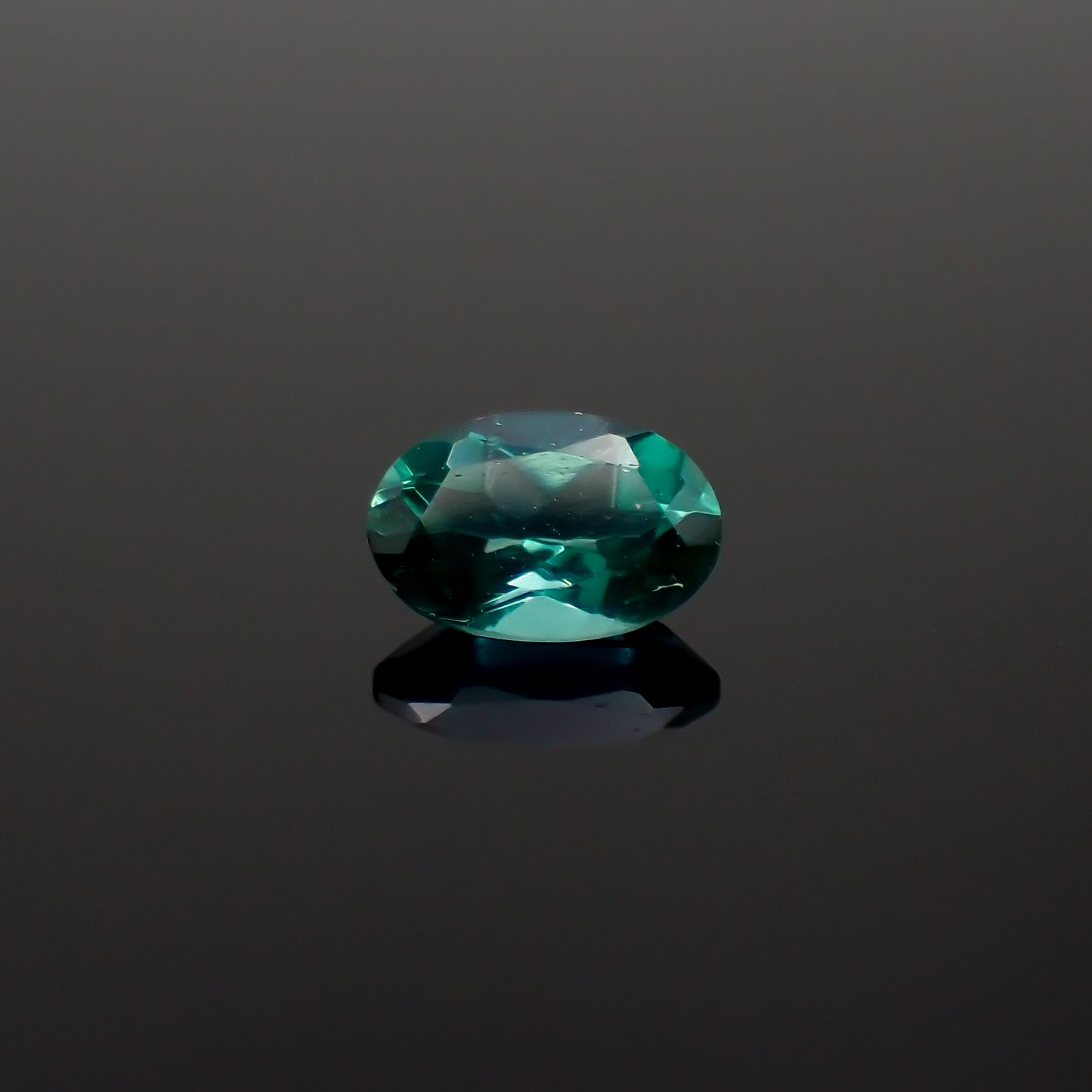 ノーブルモロキサイト マダガスカル産 0.52ct[230321360]6.1x4.1mm前後