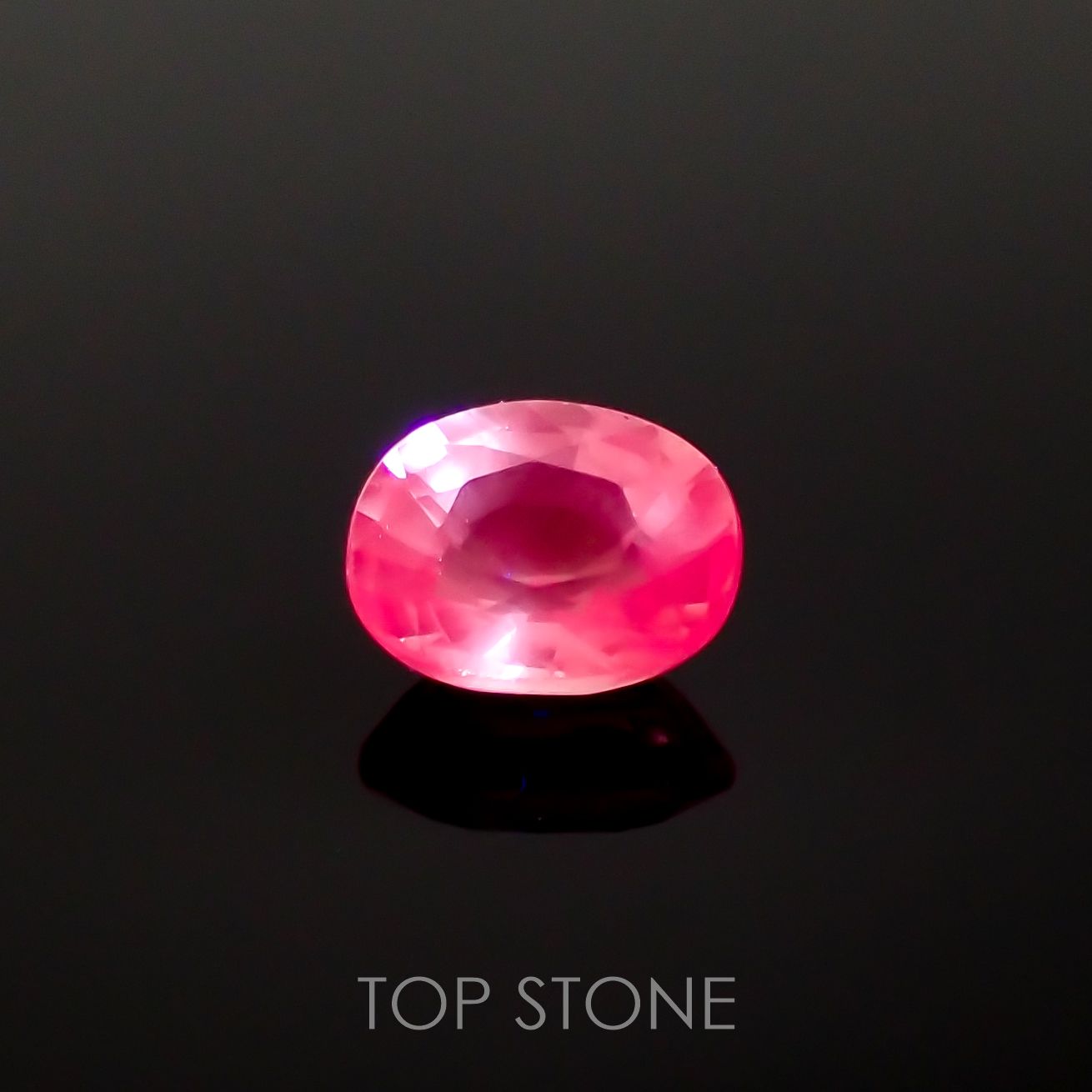 シルキーピンクスピネル(宝石名ピンク・スピネル) タンザニア産 0.86ct 識別済[210812897]6.3×4.9mm前後