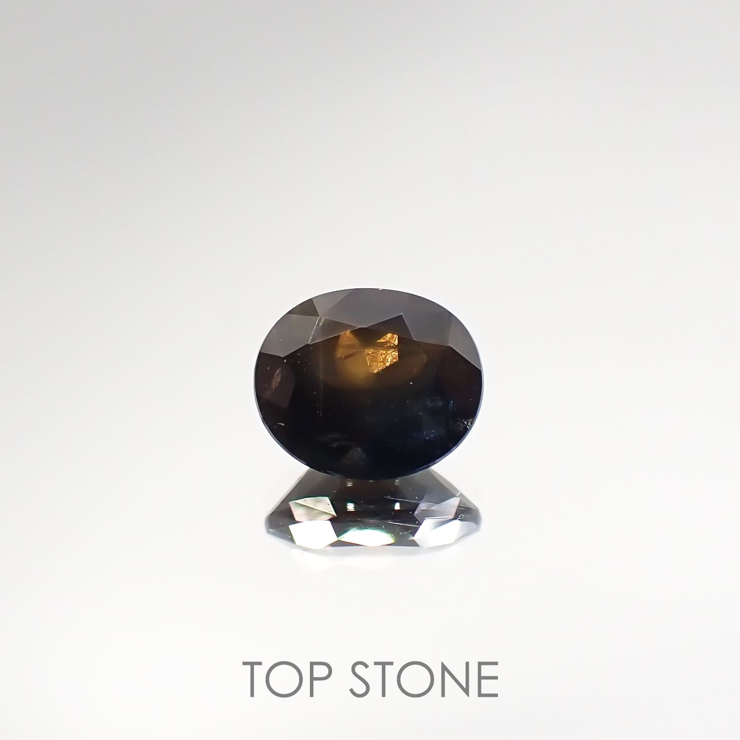 ゴールドシーンサファイア 非加熱(宝石名シーン・サファイア) ケニア産 0.814ct ソ付(彩珠)[210712077]5.8×5mm前後