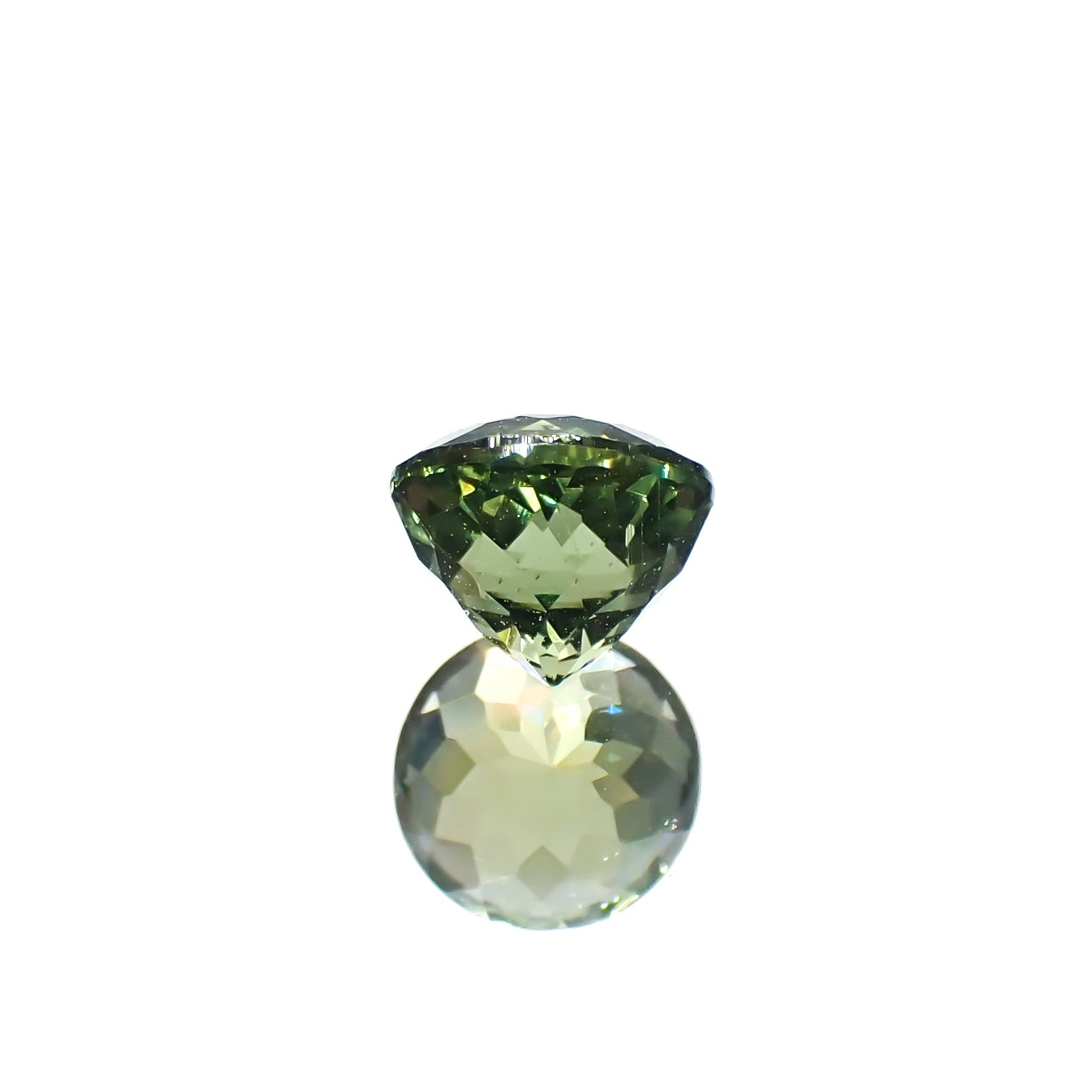 グリーンアパタイト マダガスカル産 0.88ct [241129484]5.5x5.5mm前後