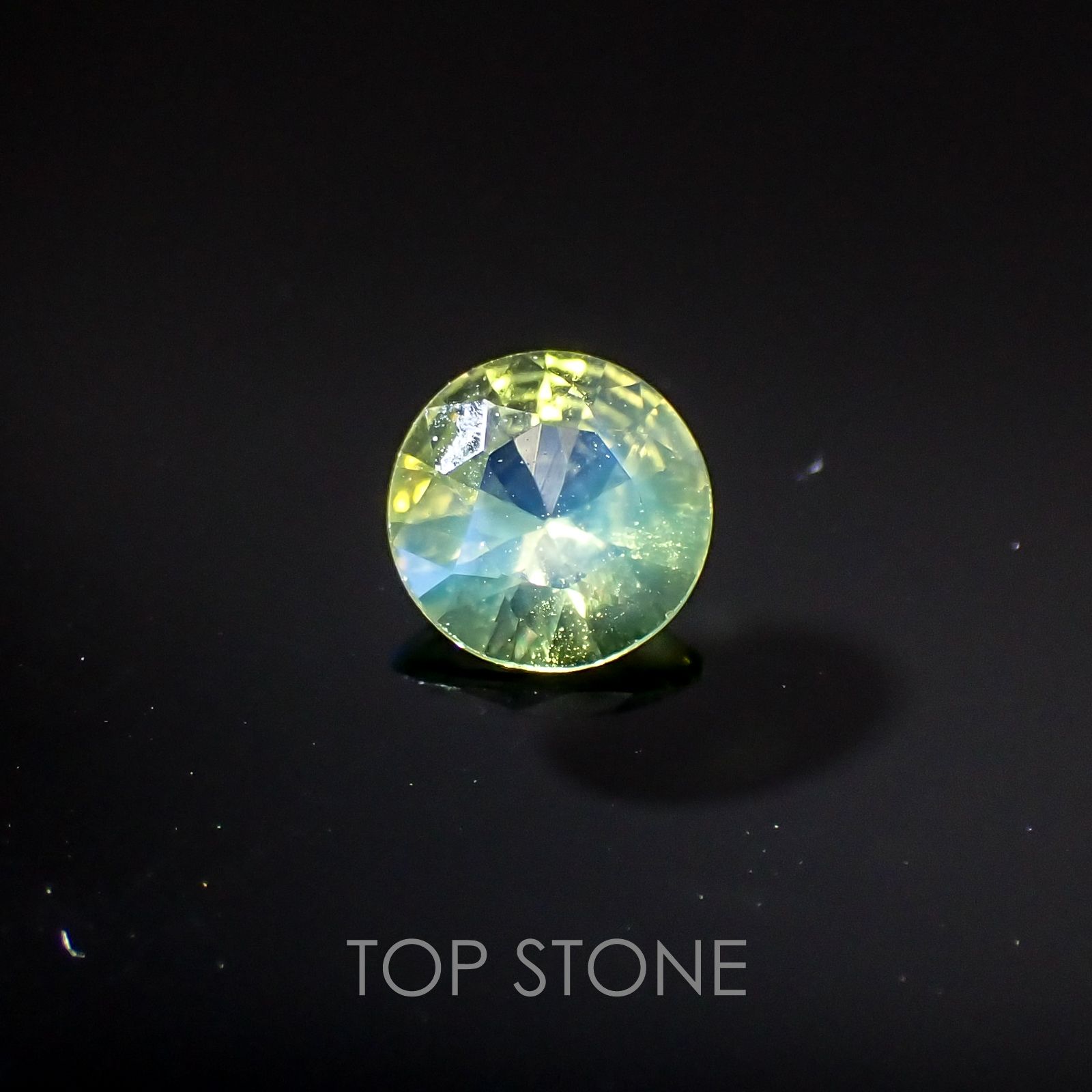 クリソベリルキャッツアイ スリランカ産 ルース 0.31ct[20117585]4.4×4.3mm前後