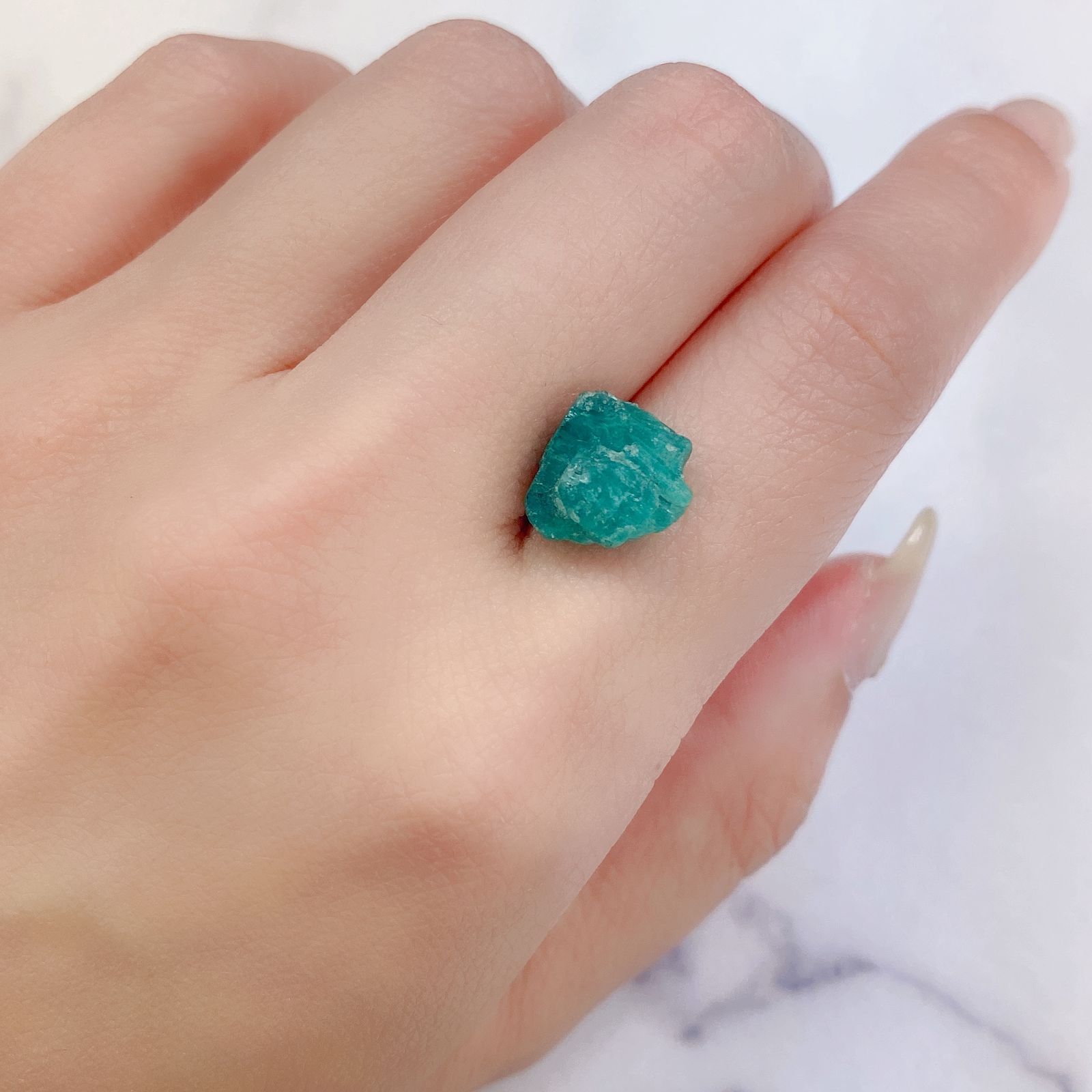 エメラルド 原石(宝石名エメラルド)コロンビア産 4.68ct 識別済[231023819]11x10.3mm前後