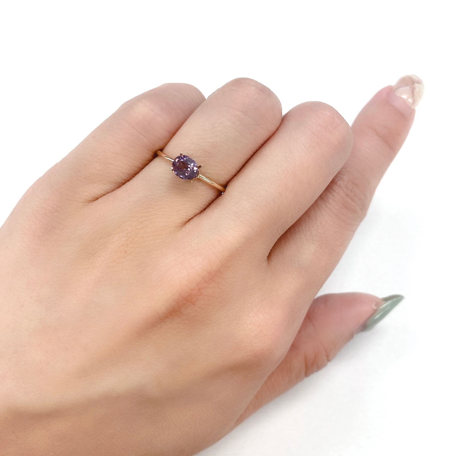 カラーチェンジマラヤガーネット タンザニア産 ルース 0.72ct[21049654]5.6×4.7mm前後