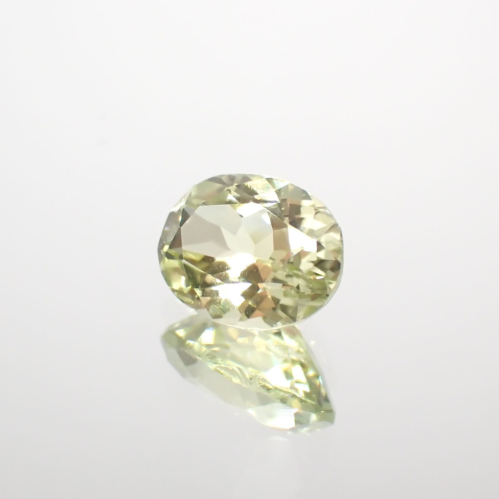 シリマナイト(宝石名シリマナイト)インド産 1.5ct 識別済[211113693]8x6.1mm前後