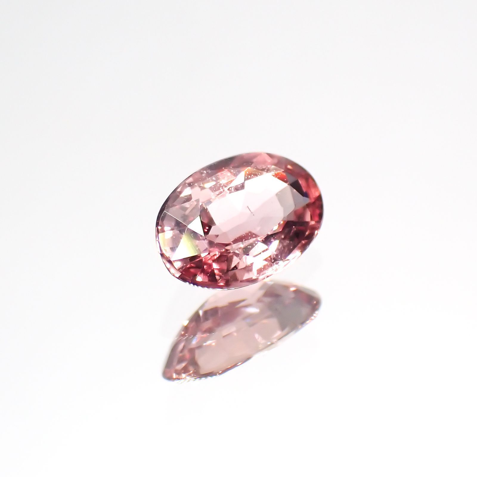パパラチャサファイア(宝石名サファイア/別名パパラチャ・サファイア)スリランカ産 0.472ct DGL鑑付[220113940]6.03x3.97mm前後